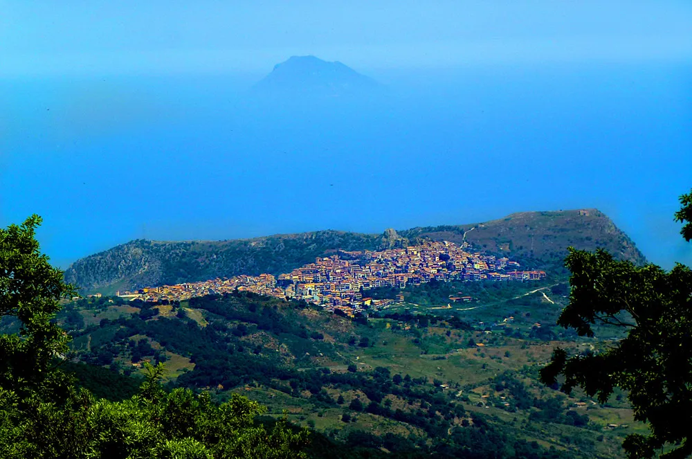 Photo showing: Immagine scattata in Sicilia - San Fratello
Corretta in post produzione con Photoshop 
Grazie per la visita ed i commenti.
Picture taken in Sicily - San Fratello
Post production corrections were done with Photoshop.
Thanks for the visit, comments, awards, invitations and favorites.
Please don't use this image on websites, blogs or other media 
without my explicit permission.

© All rights reserved