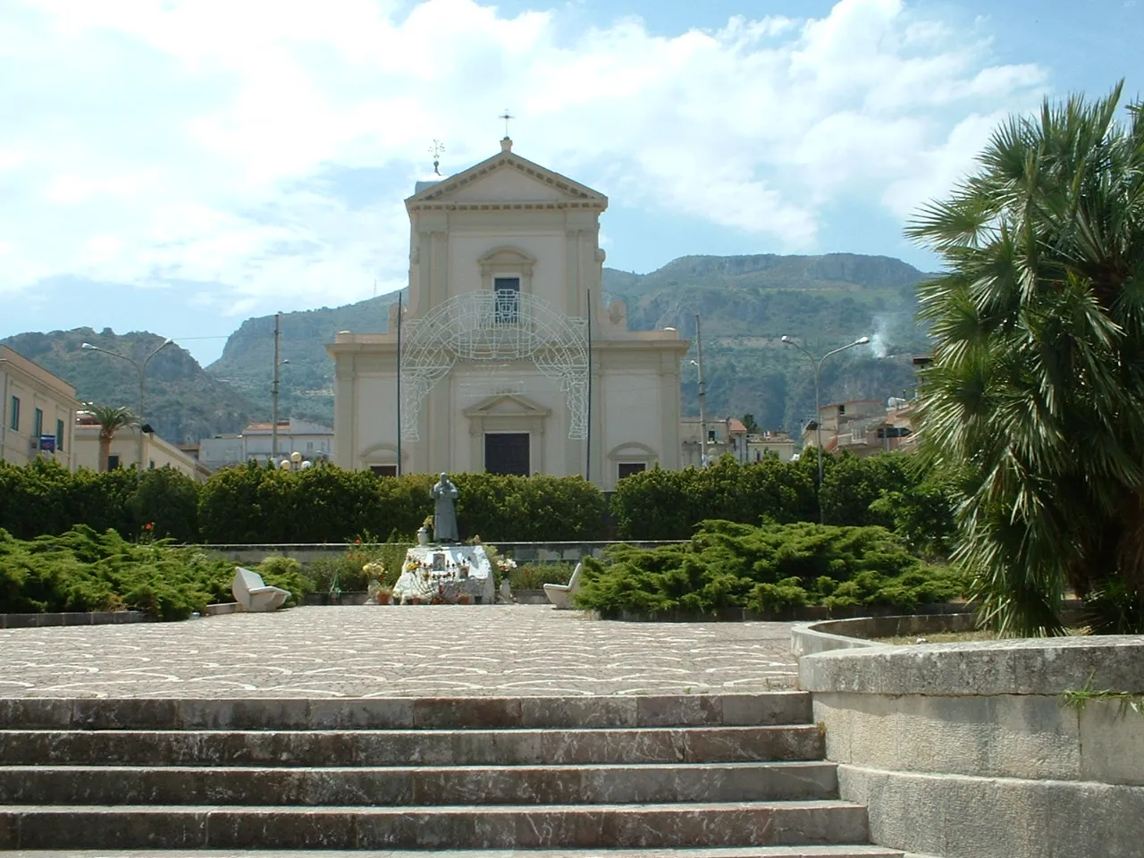 Photo showing: Church of Beata Vergine Assunta, San Benedetto il Moro Parish (1922) in Acquedolci, in Sicily, in Italy