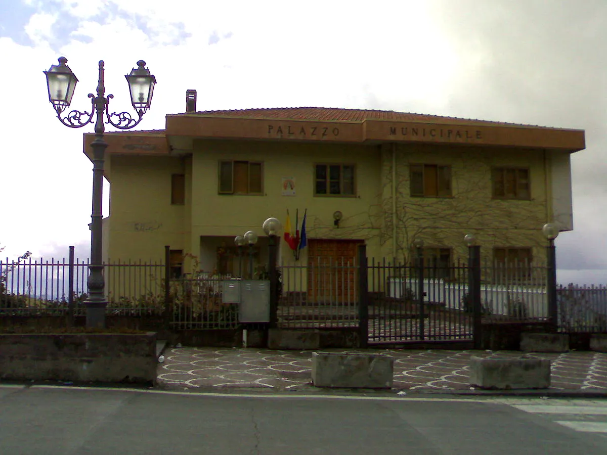 Photo showing: Palazzo Municipale, San Teodoro (Messina), Sicily, Italy; 2008