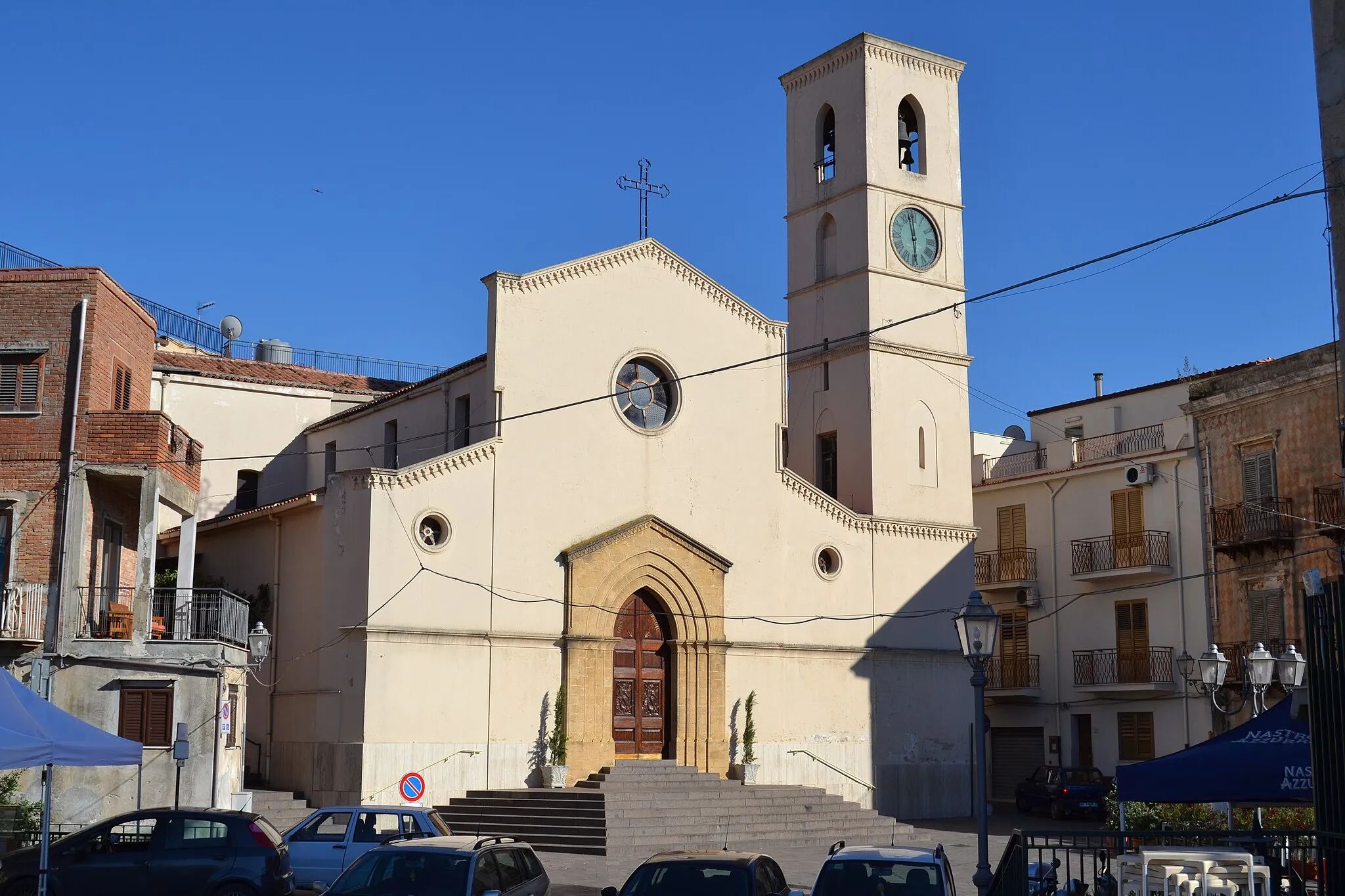Photo showing: Lascari, la Chiesa Madre di San Michele Arcangelo.
