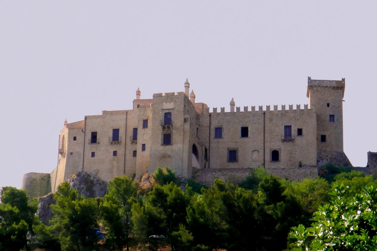 Photo showing: Il Castello La Grua Talamanca a Carini (Palermo)