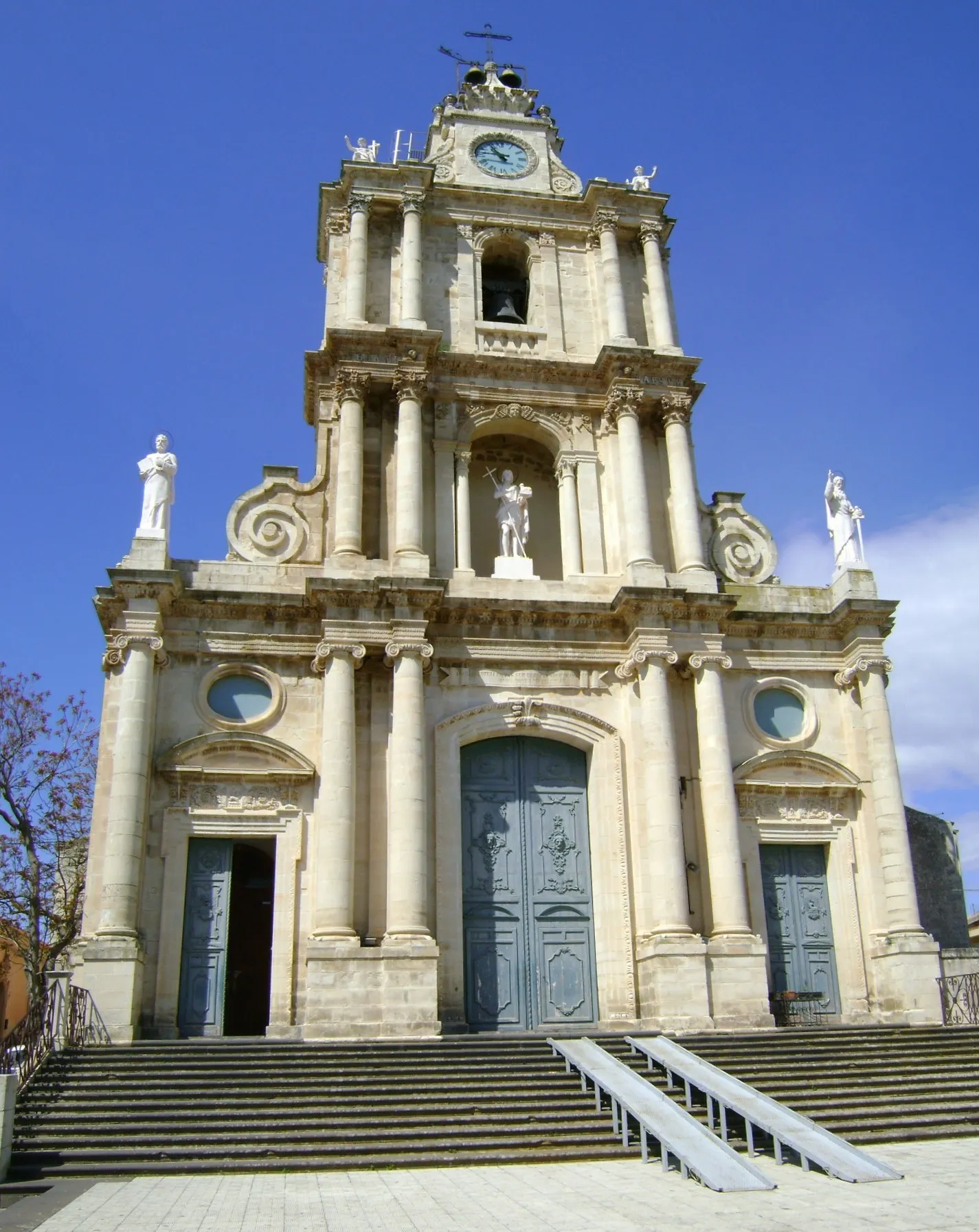 Photo showing: The church of St. John the Baptist, Monterosso Almo, Ragusa, Sicily