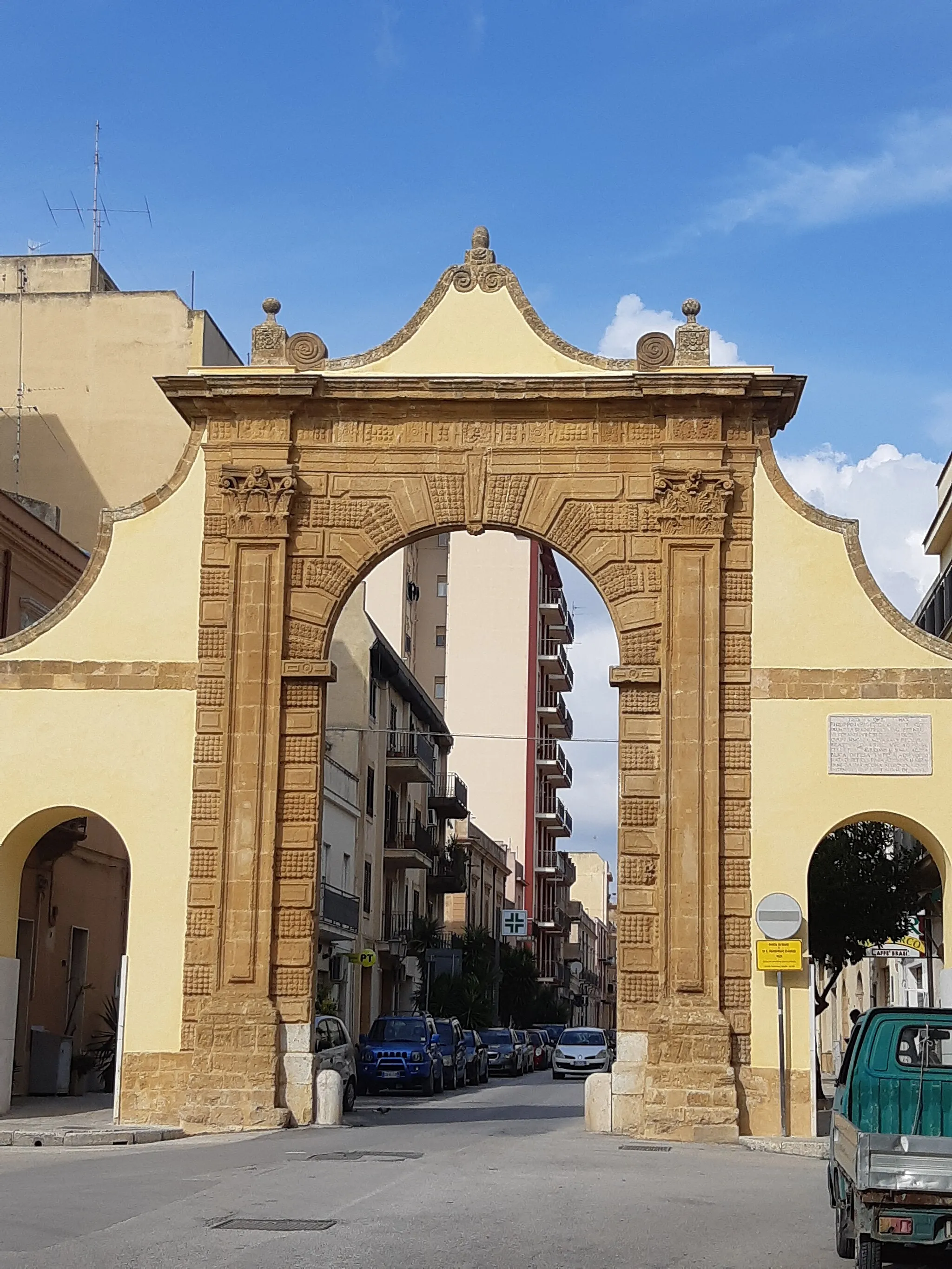 Photo showing: Porta Garibaldi a Castelvetrano