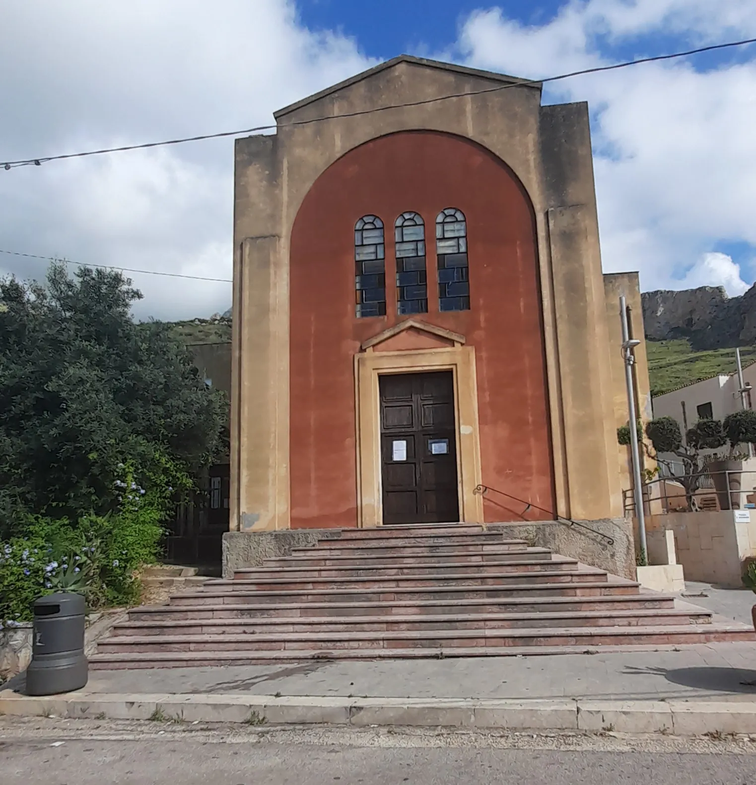 Photo showing: Church of Macari