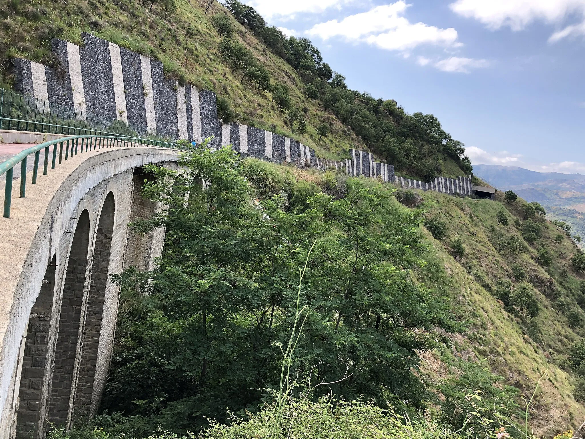 Photo showing: Pista ciclabile Linguaglossa-Castiglione di Sicilia-Rovittello