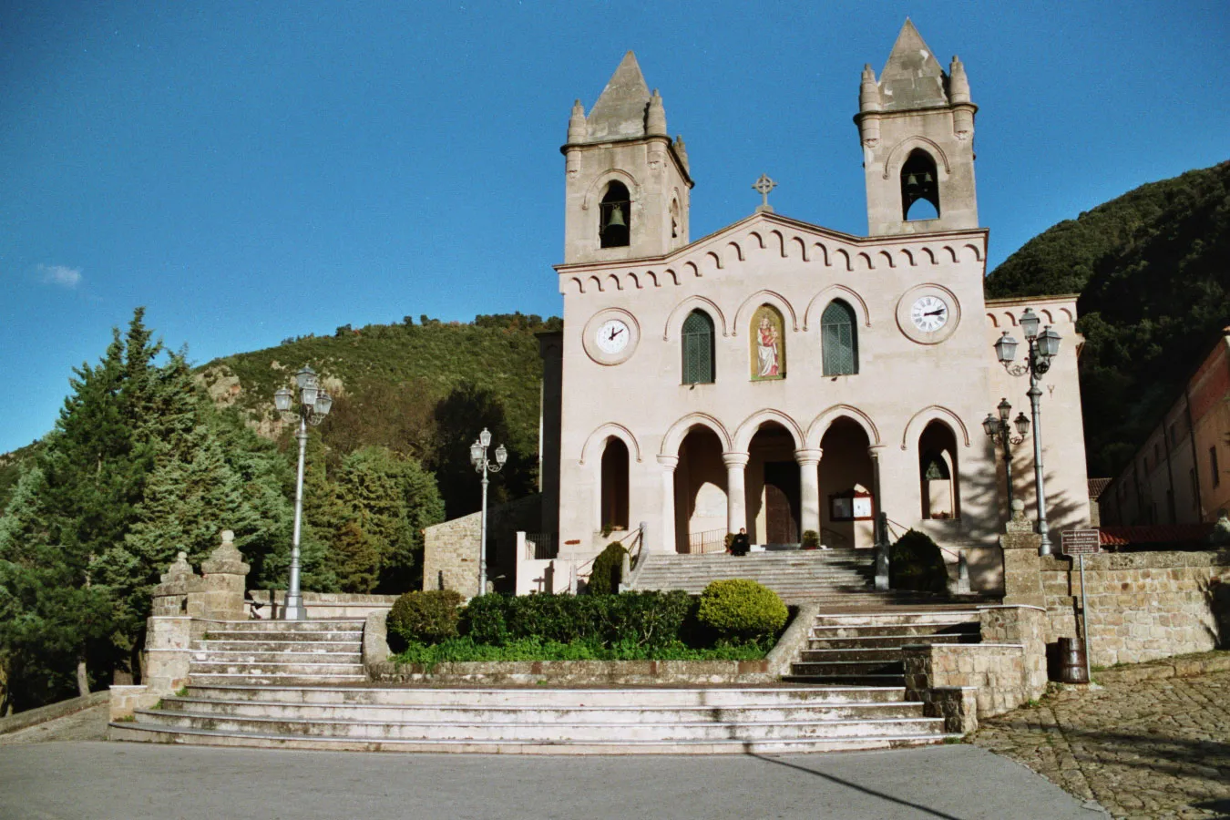 Photo showing: Sanctuary of the Virgin Mary in Gibilmanna, a town near Cefalù, in Sicily