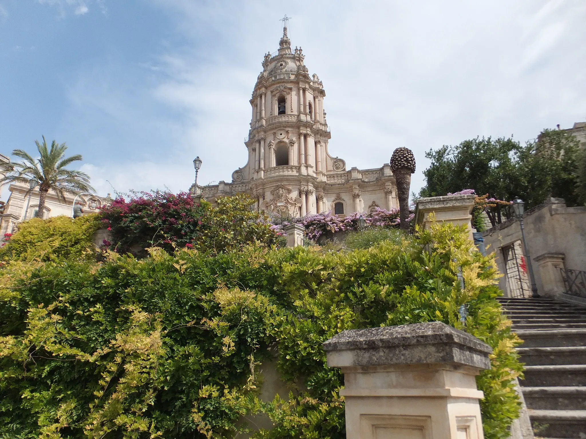 Photo showing: The Cathedral of San Giorgio is considered one of the great examples of Sicilian Baroque architecture and is distinguished as part of the world monumental heritage by UNESCO,