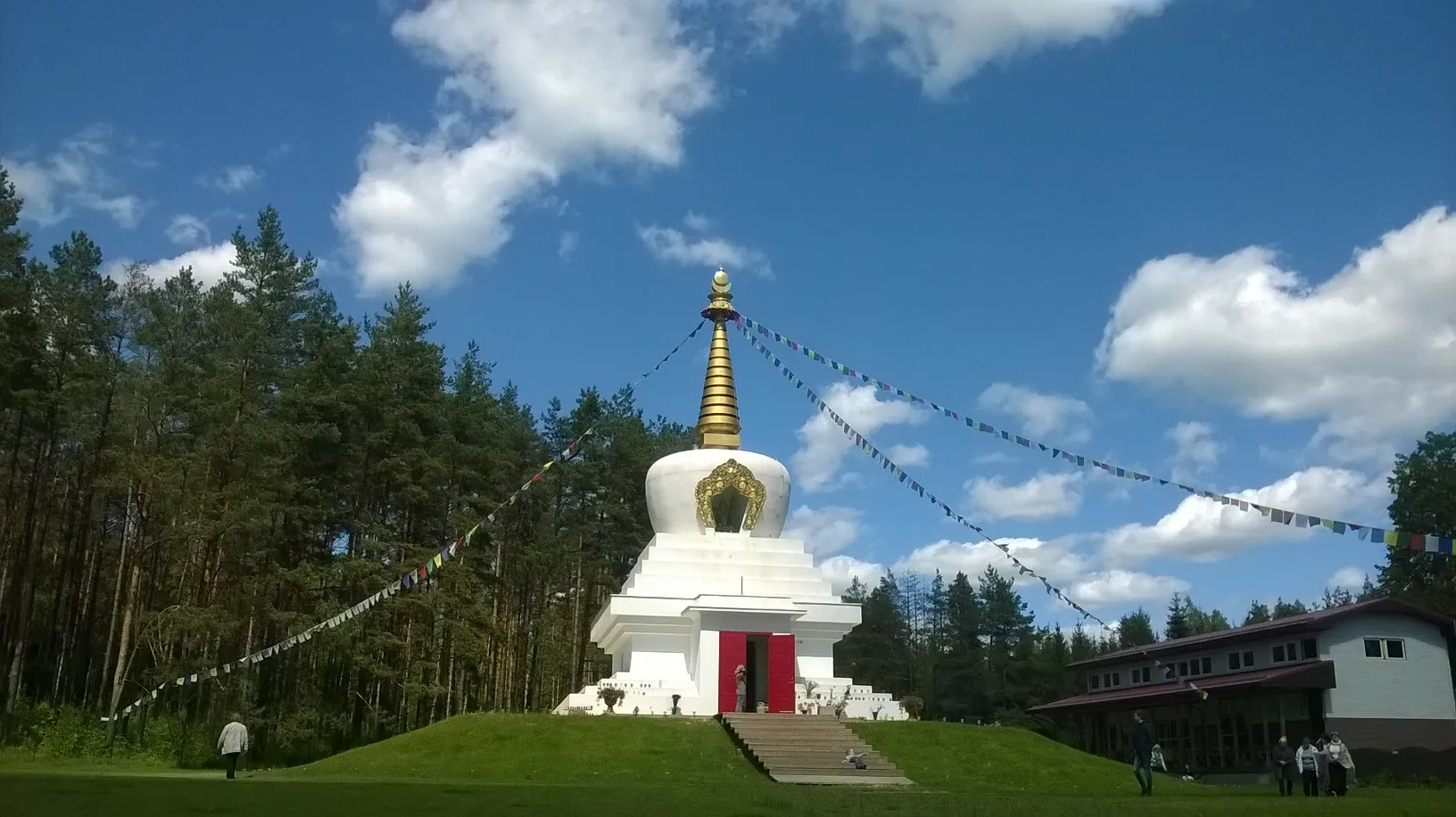 Photo showing: Miera Pagoda (Peace Pagoda) near Garoza village in Latvia
Photo by Agnese