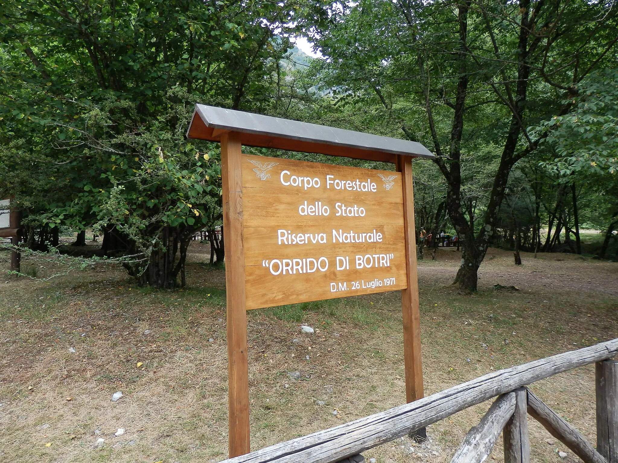 Photo showing: Nature reserve of the Canyon of Botri, in the Province of Lucca, Italy. Entrance