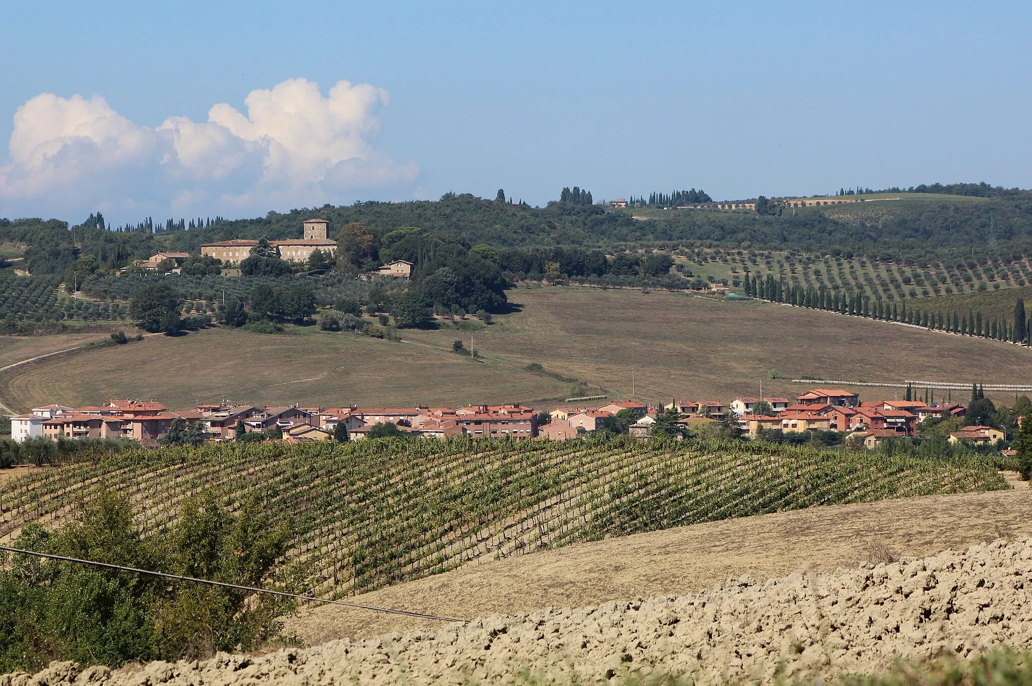 Photo showing: Pianella (below) and Vitignano (above), hamlets of Castelnuovo Berardenga, Province of Siena, Chianti, Tuscany, Italy