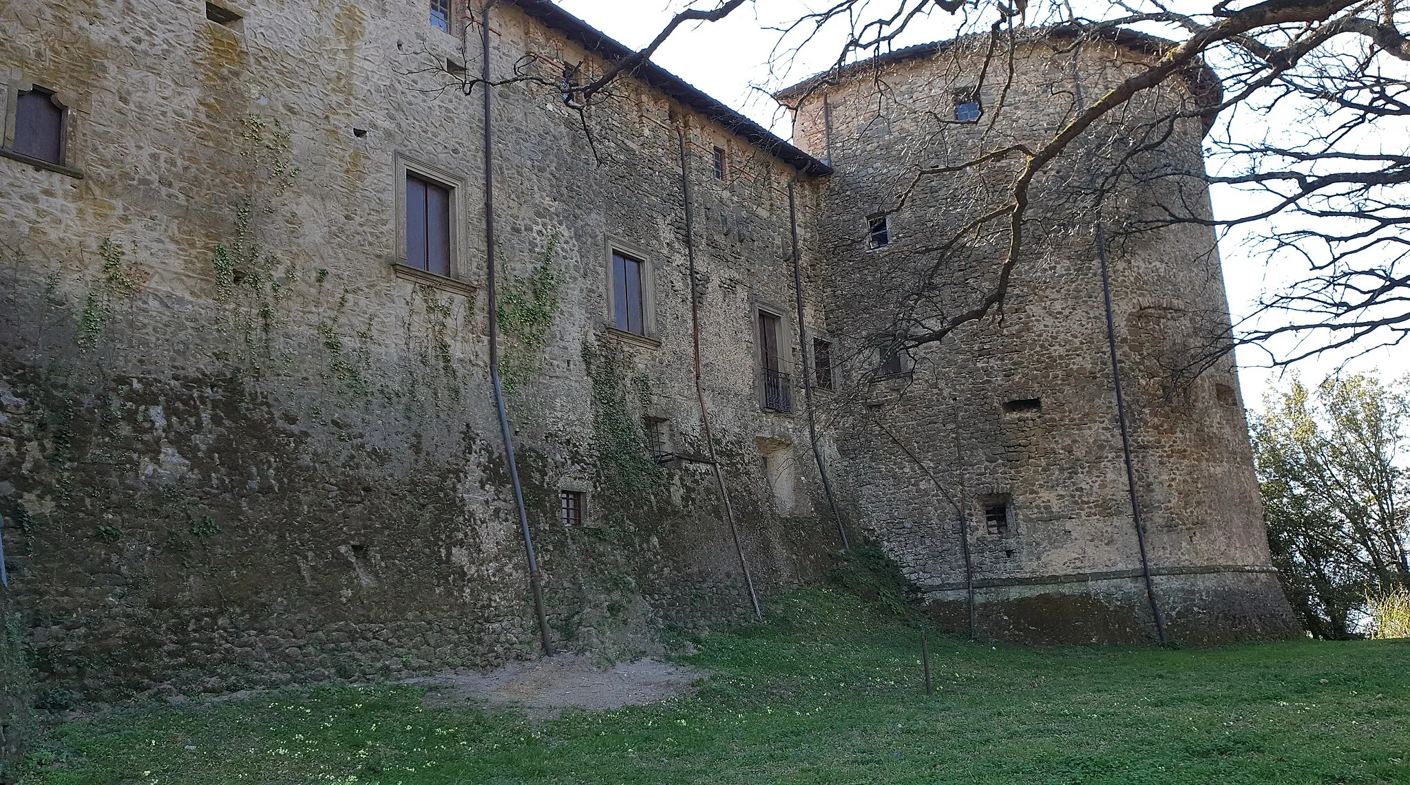 Photo showing: immagini lato nord Castello di Monti