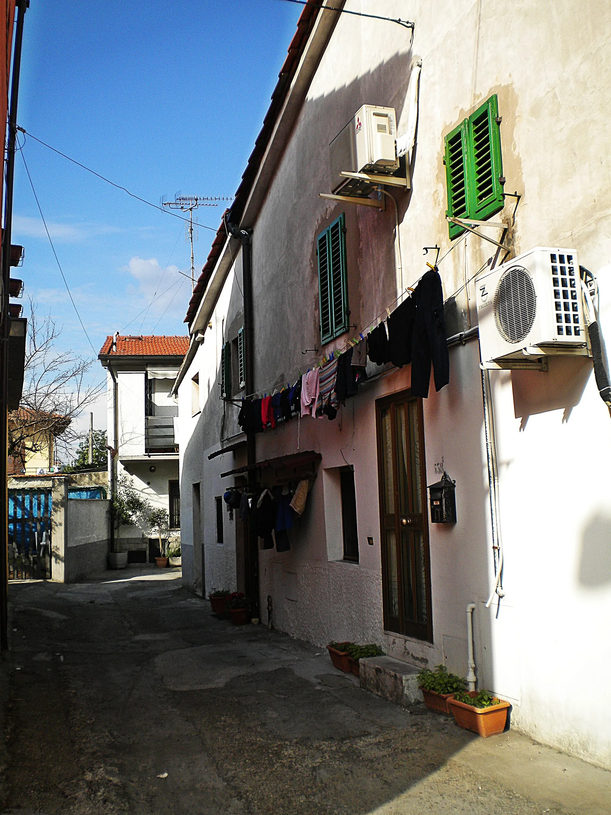 Photo showing: little street