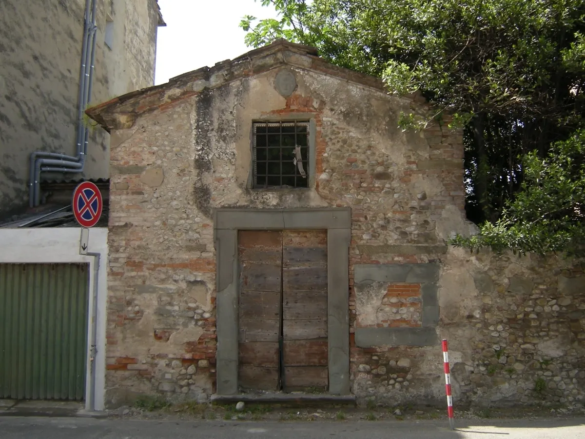 Photo showing: Oratorio di San Ranieri, presso la frazione del Pozzale nel comune di Empoli, in stato di completo abbandono