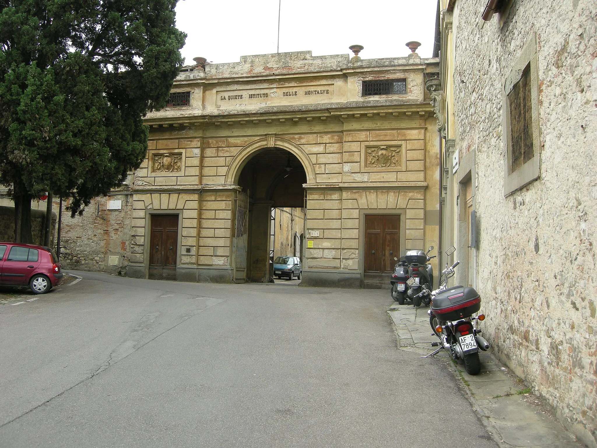 Photo showing: Villa la quiete, accesso alle ex-scuderie