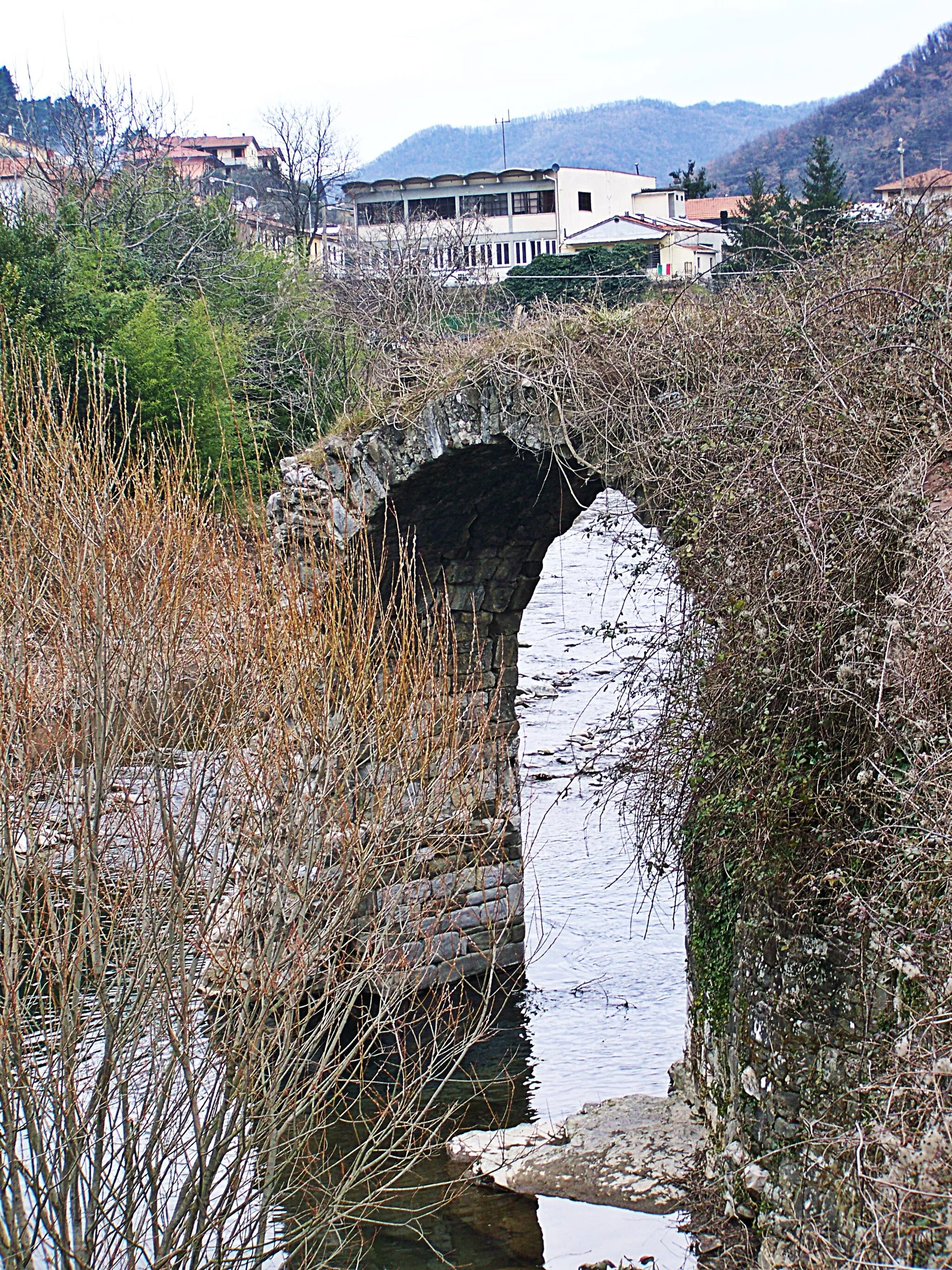Photo showing: Broken bridge