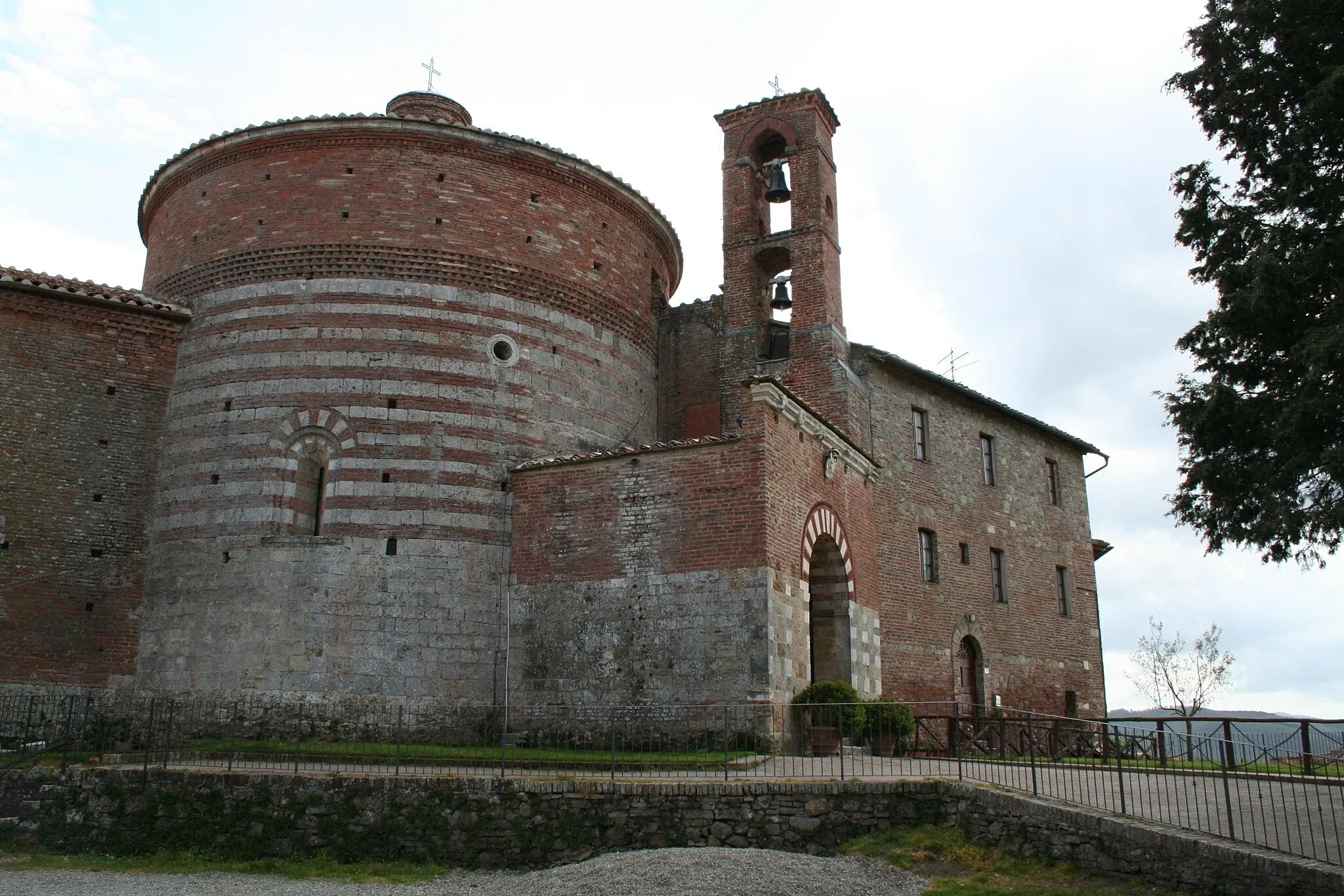 Photo showing: Montesiepi