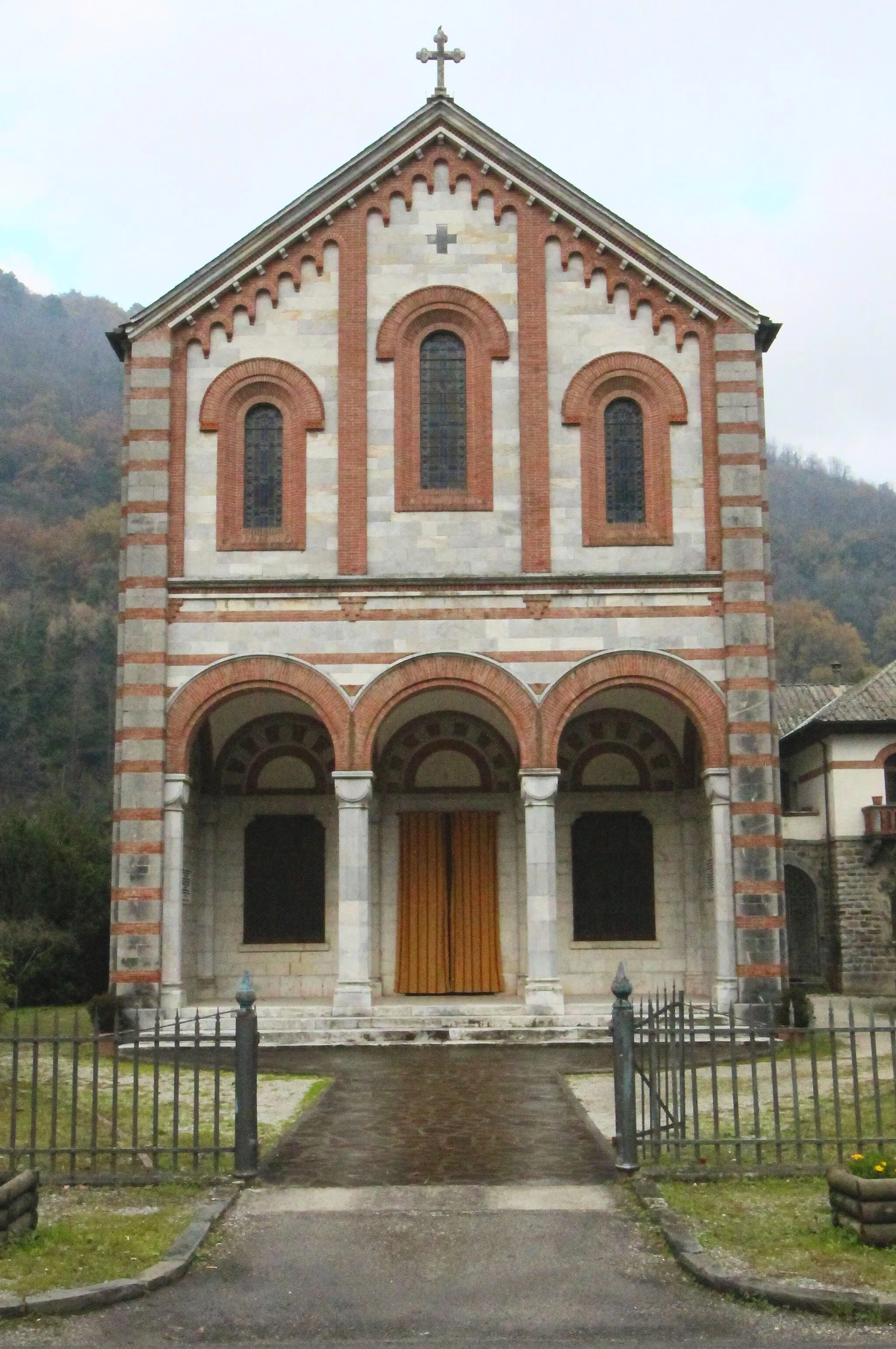 Photo showing: Church Sant'Andrea, Piaggione, hamlet of Lucca, Tuscany, Italy