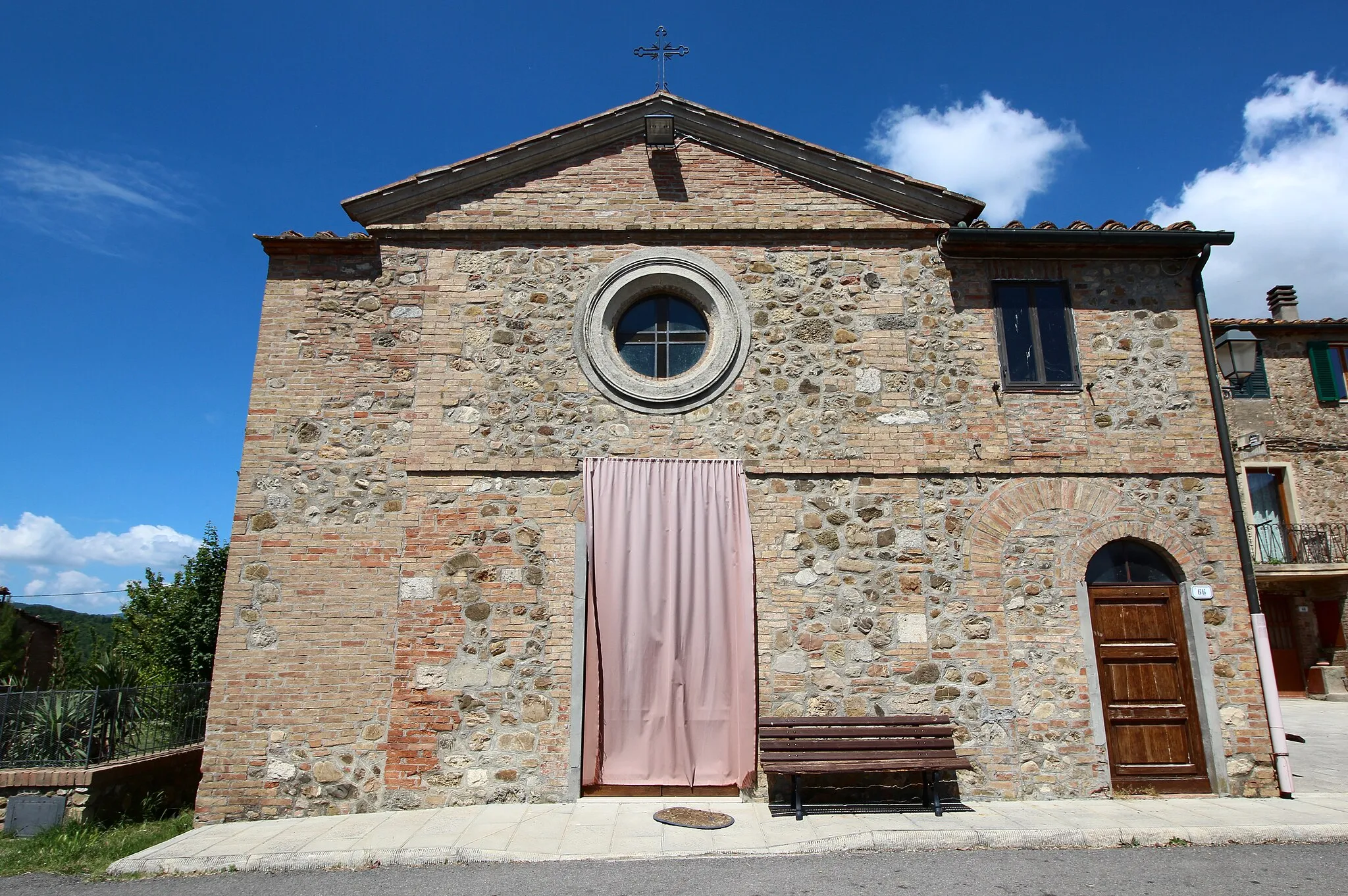 Photo showing: Church San Lorenzo, Frassini, hamlet of Chiusdino, Province of Siena, Tuscany, Italy