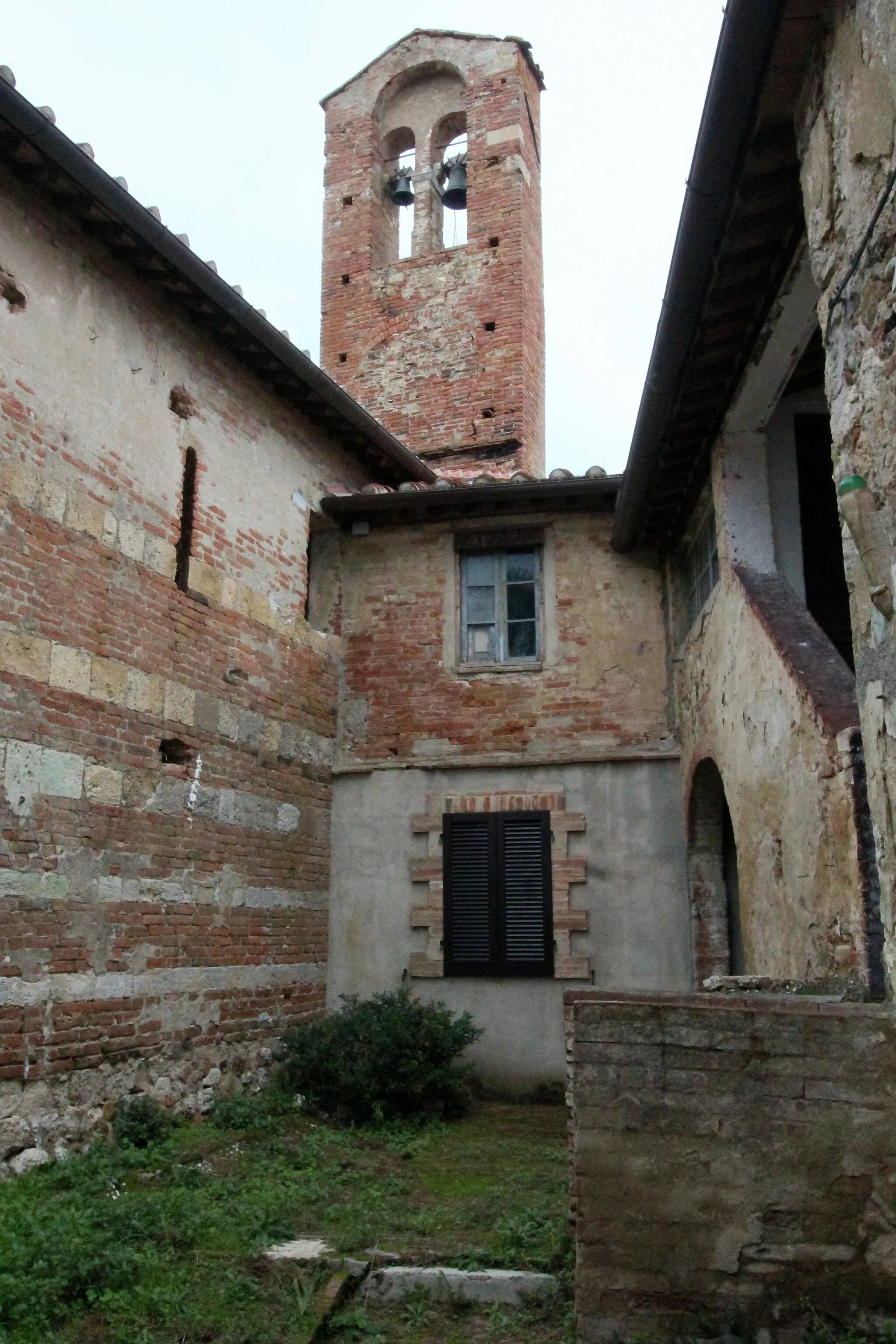 Photo showing: Church Santi Pietro e Paolo, Montepescini, hamlet of Murlo, Province of Siena, Tuscany, Italy