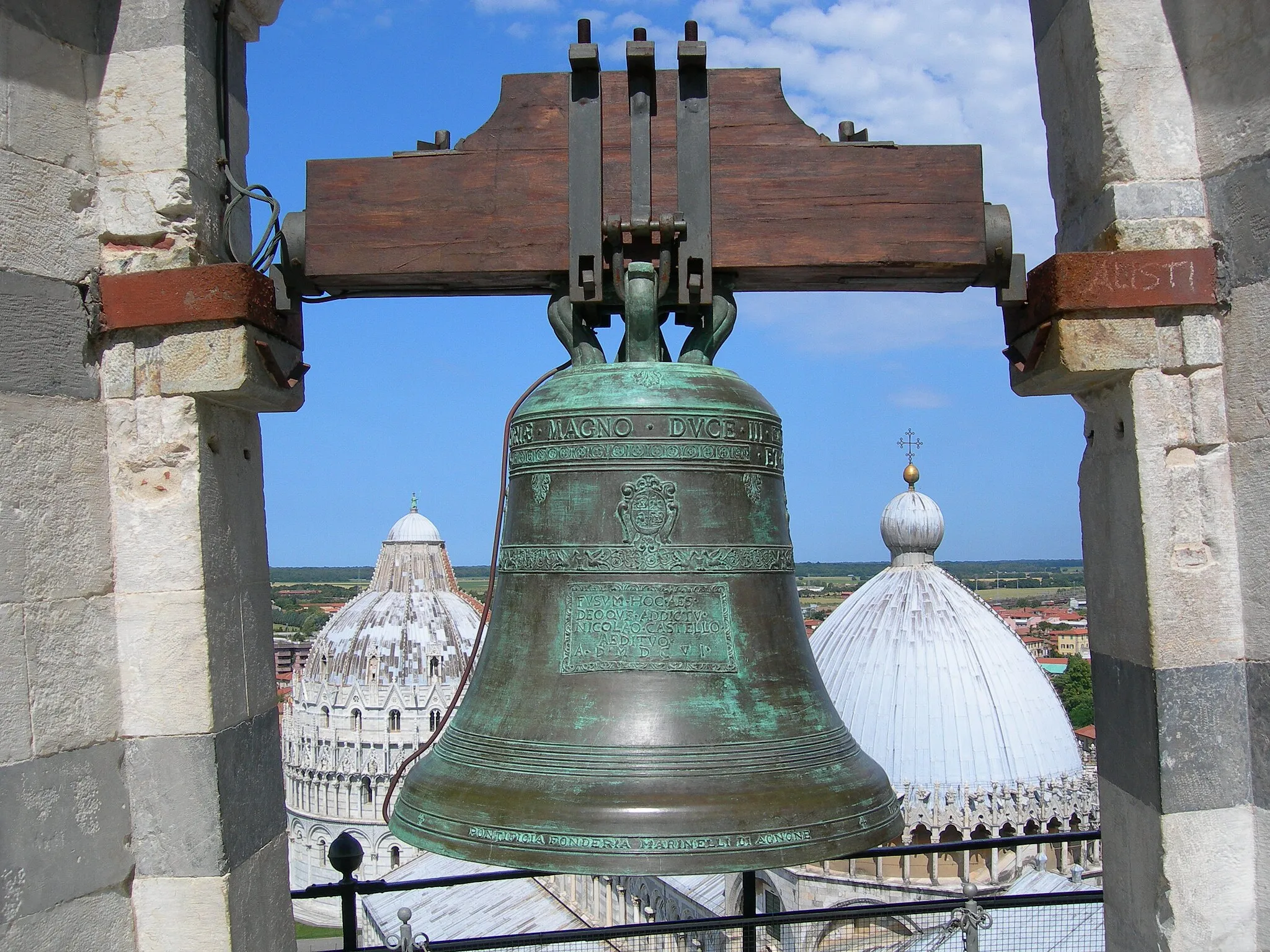 Photo showing: Bell "Dal Pozzo" in the "leaning tower of Pisa", dedicated by Nicola Castello, 1606.