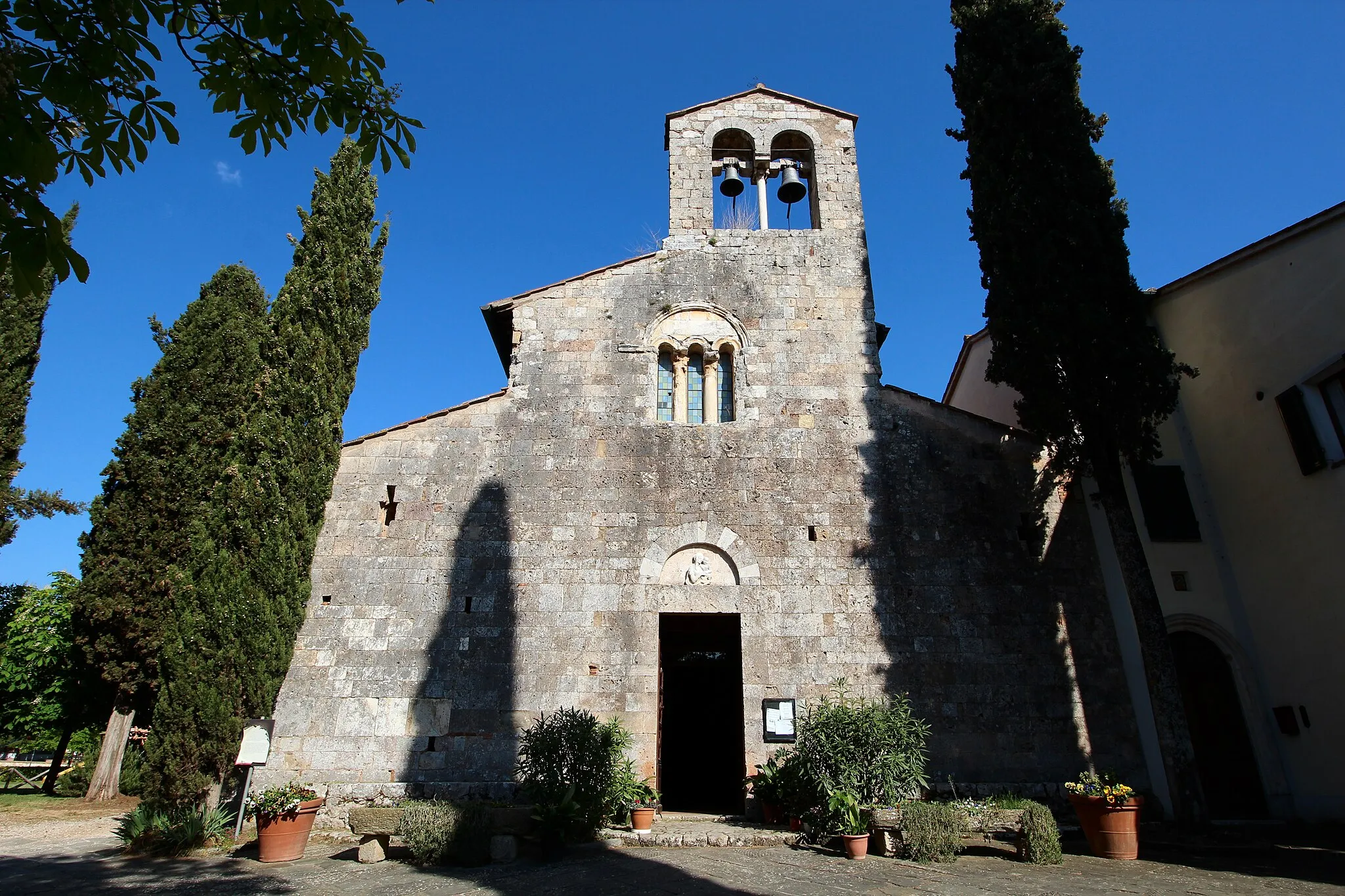 Photo showing: Church/Pieve San Giovanni Battista, in Pievescola, hamlet of Casole d’Elsa, Province of Siena, Tuscany, Italy