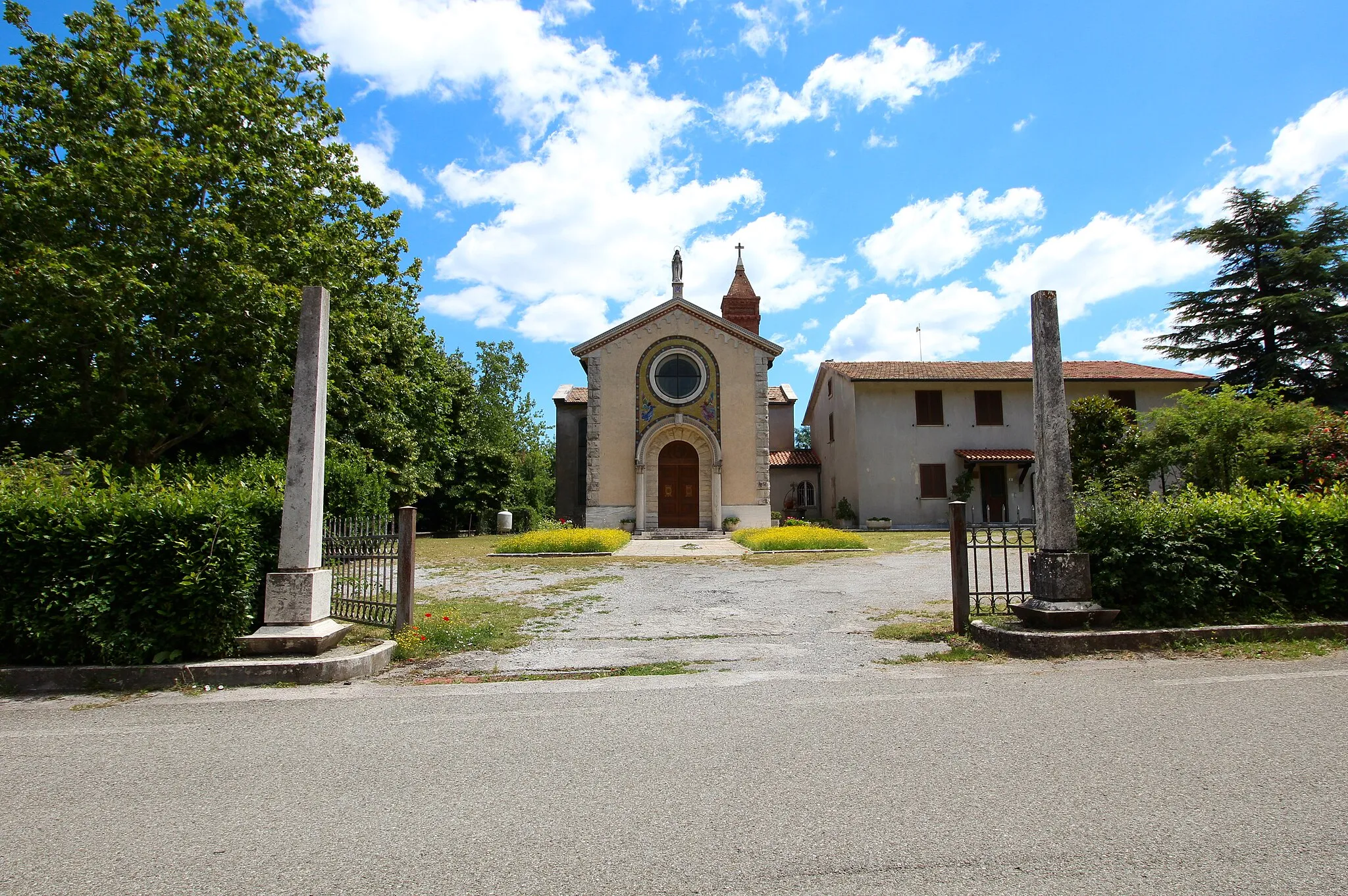 Photo showing: Church Santissima Annunziata, Cellena, hamlet of Semproniano, Province of Grosseto, Tuscany, Italy