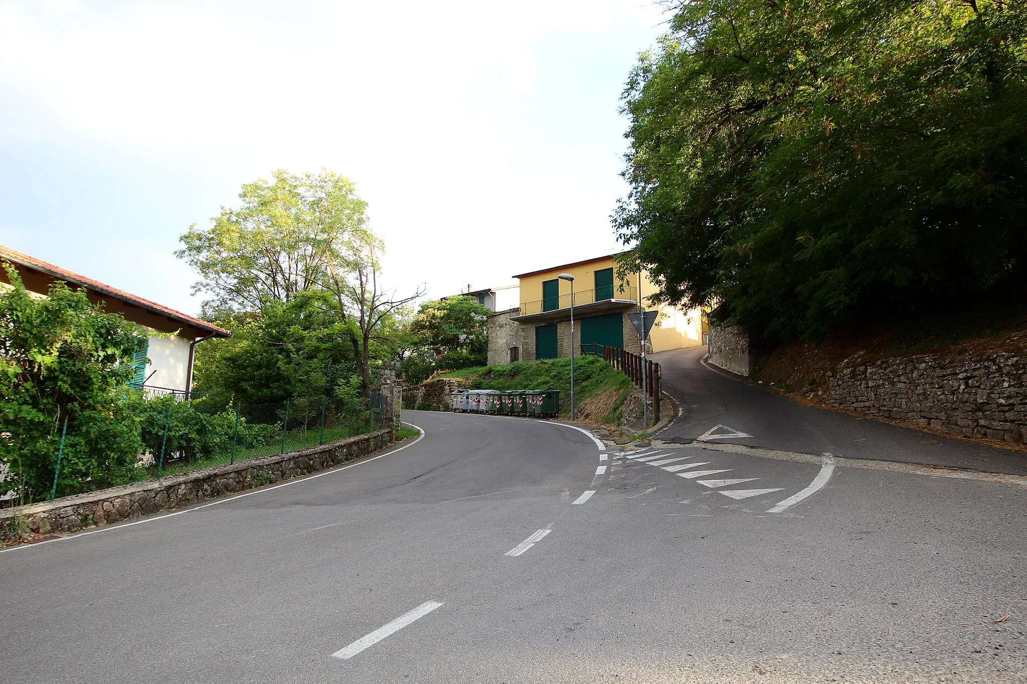 Photo showing: Terrossola, hamlet of Bibbiena, Casentino, Province of Arezzo, Tuscany, Italy