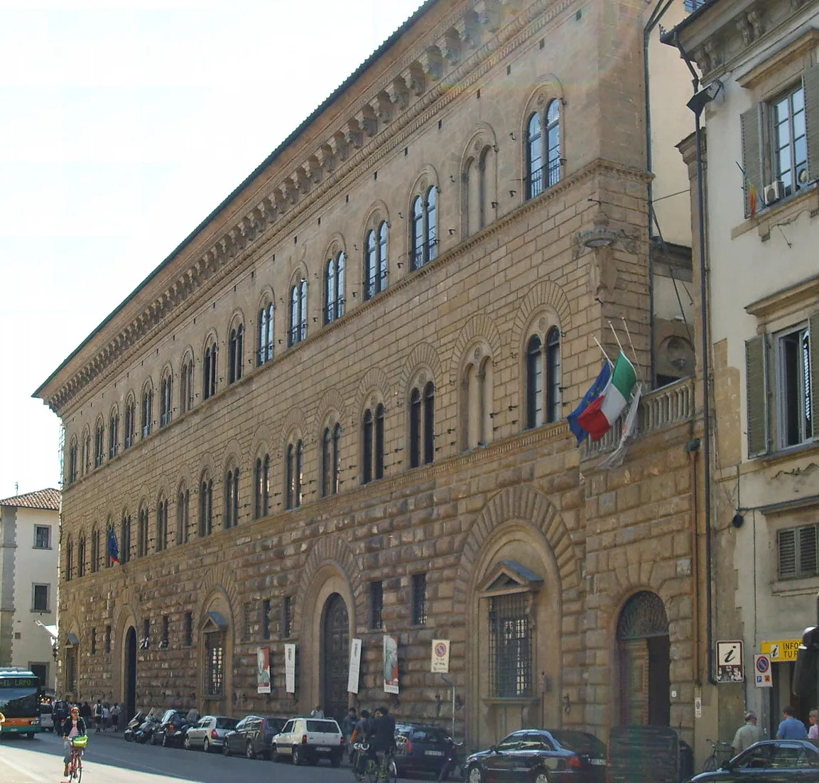 Photo showing: Facade of Palazzo Medici Riccardi in Florence, Italy.