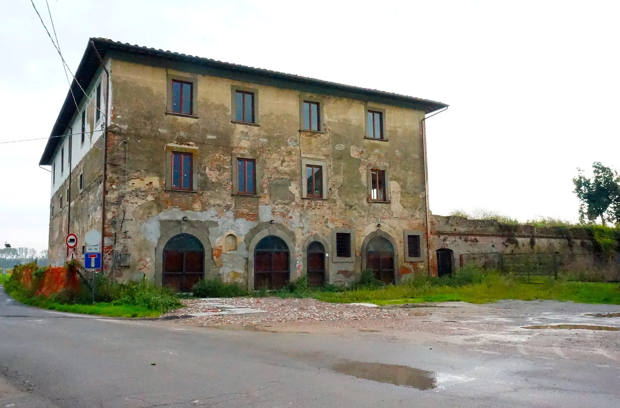 Photo showing: The Dogana del Capannone building (north view), Ponte Buggianese