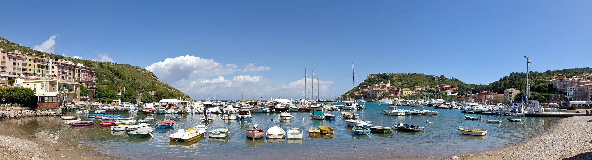 Photo showing: Boats in front of Porto Ercole, Tuscany, Italy