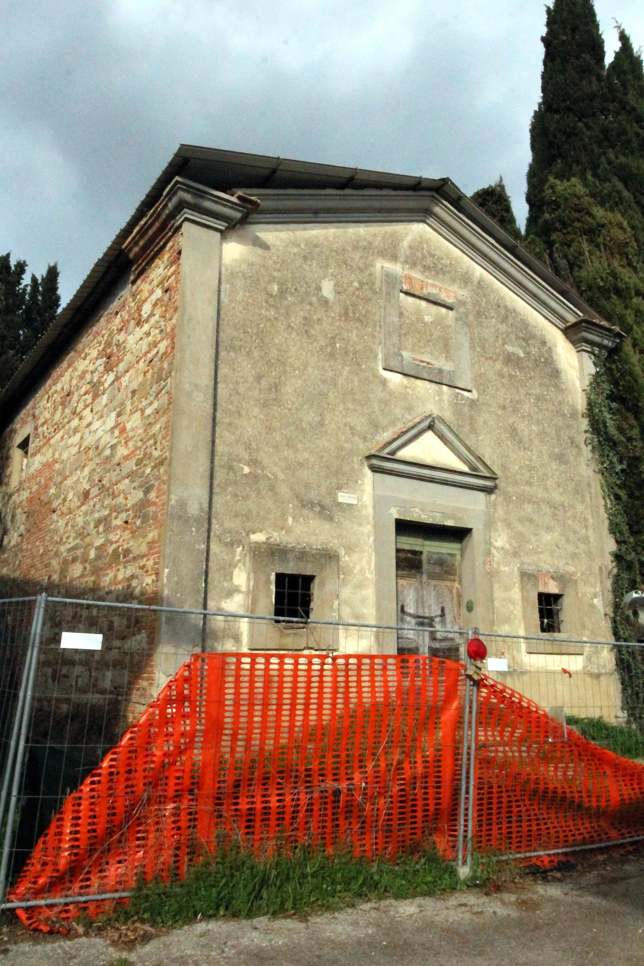 Photo showing: Church San Lorenzo, Santa Luce, village in the territory of Foiano della Chiana, Province of Arezzo, Tuscany, Italy