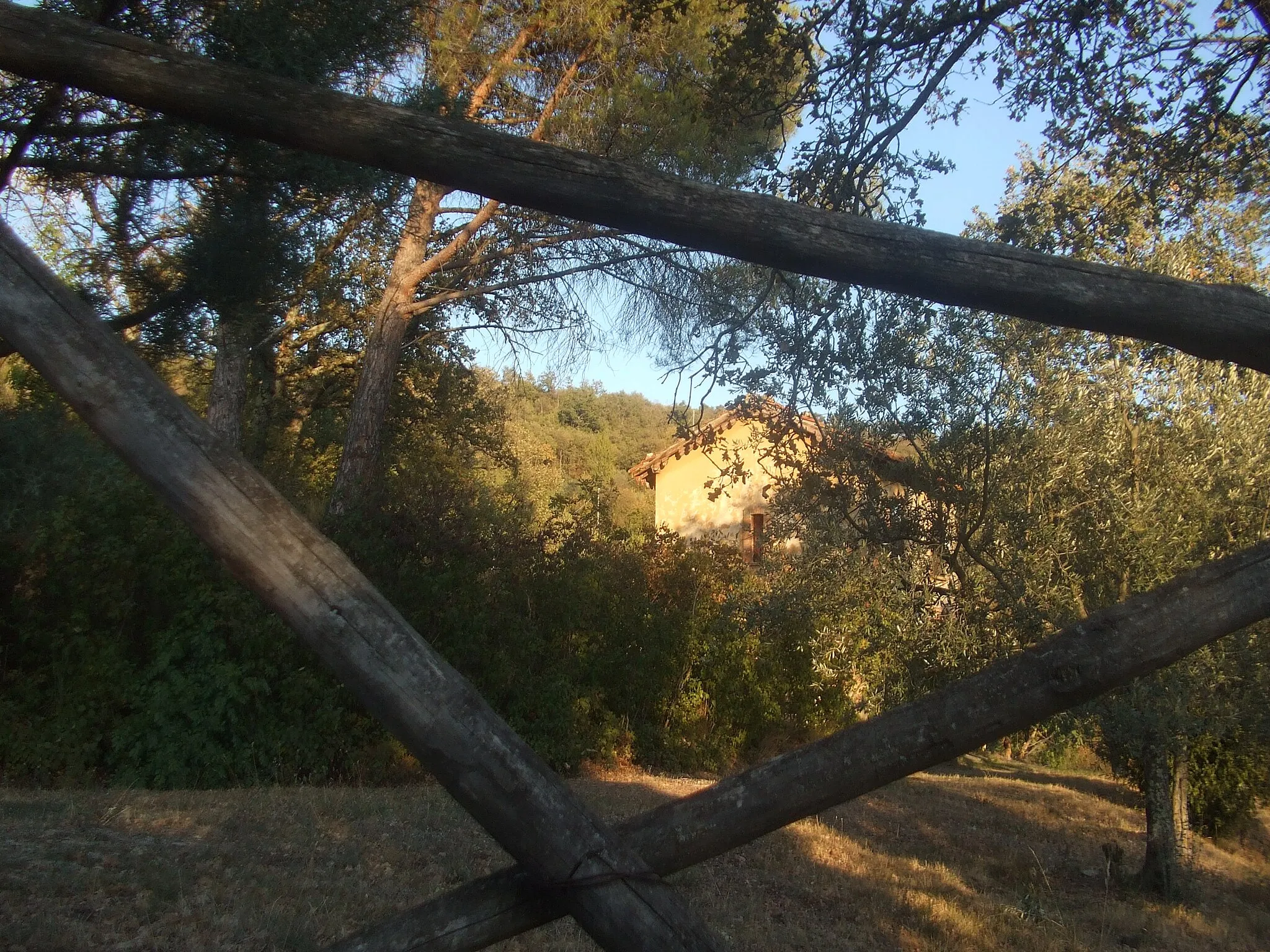 Photo showing: Casotto dell'antica ferrovia Arezzo-Sansepolcro