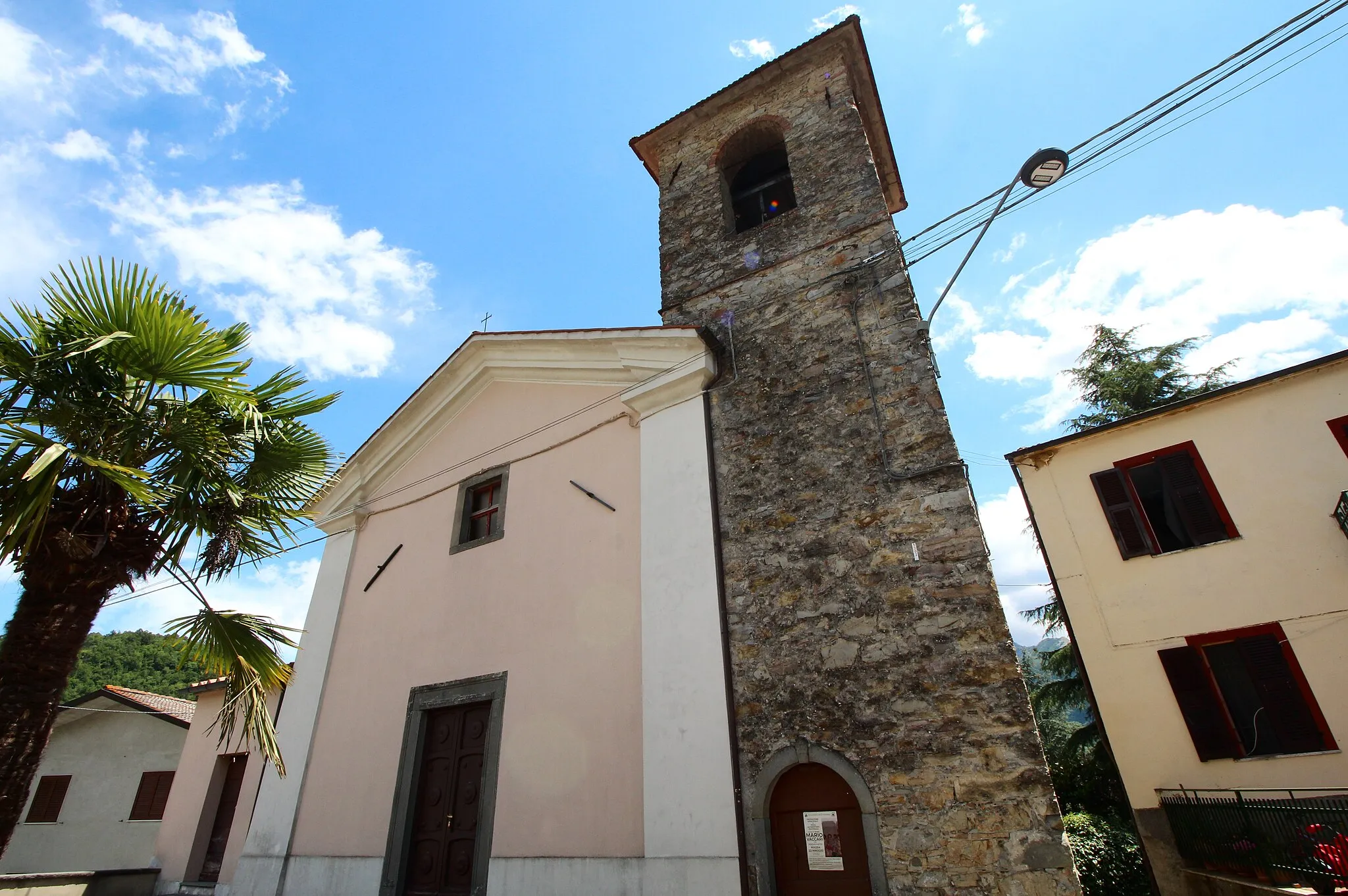 Photo showing: church San Pietro, Cortila, hamlet of Fivizzano, Province of Massa-Carrara, Tuscany, Italy