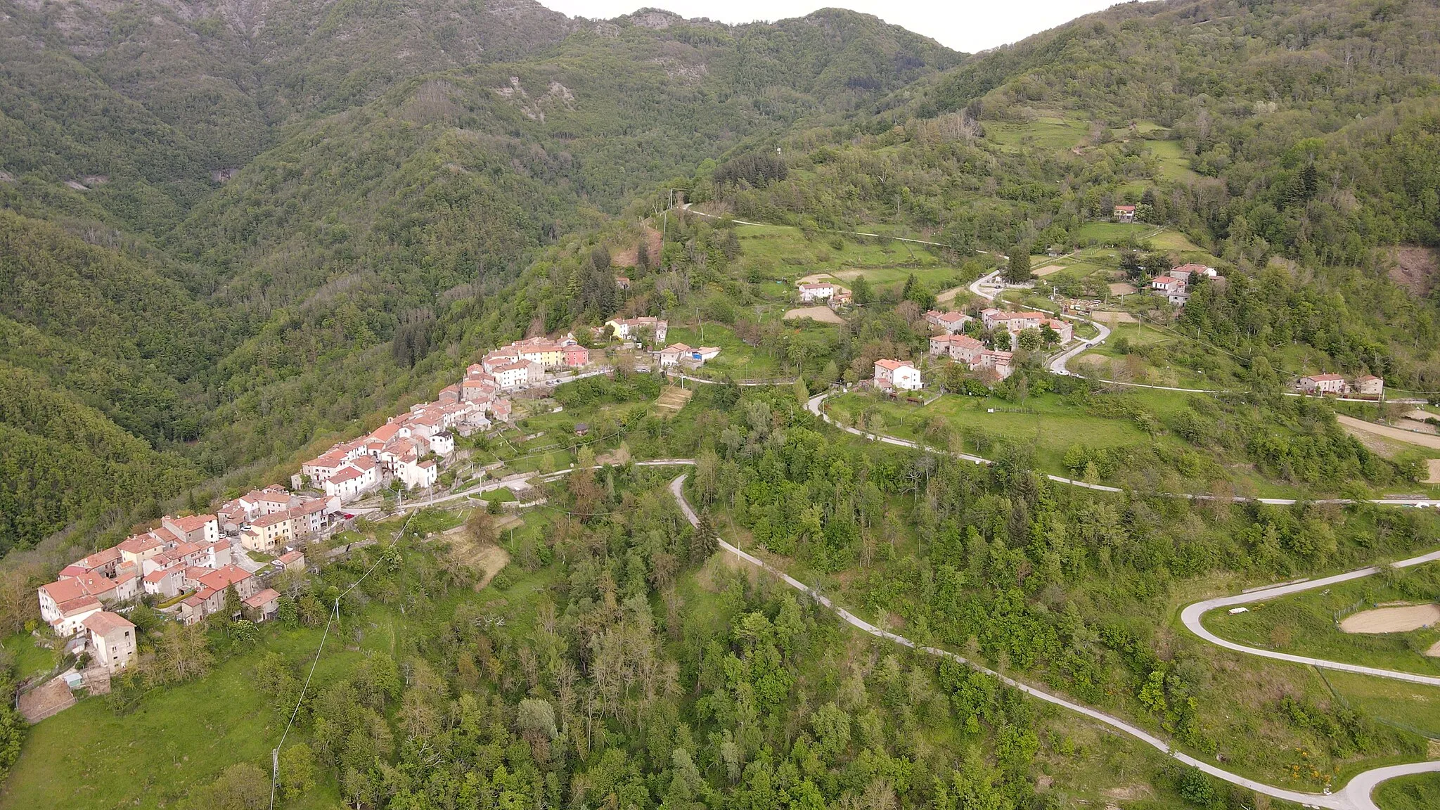 Photo showing: Il paese di Fossato Cantagallo