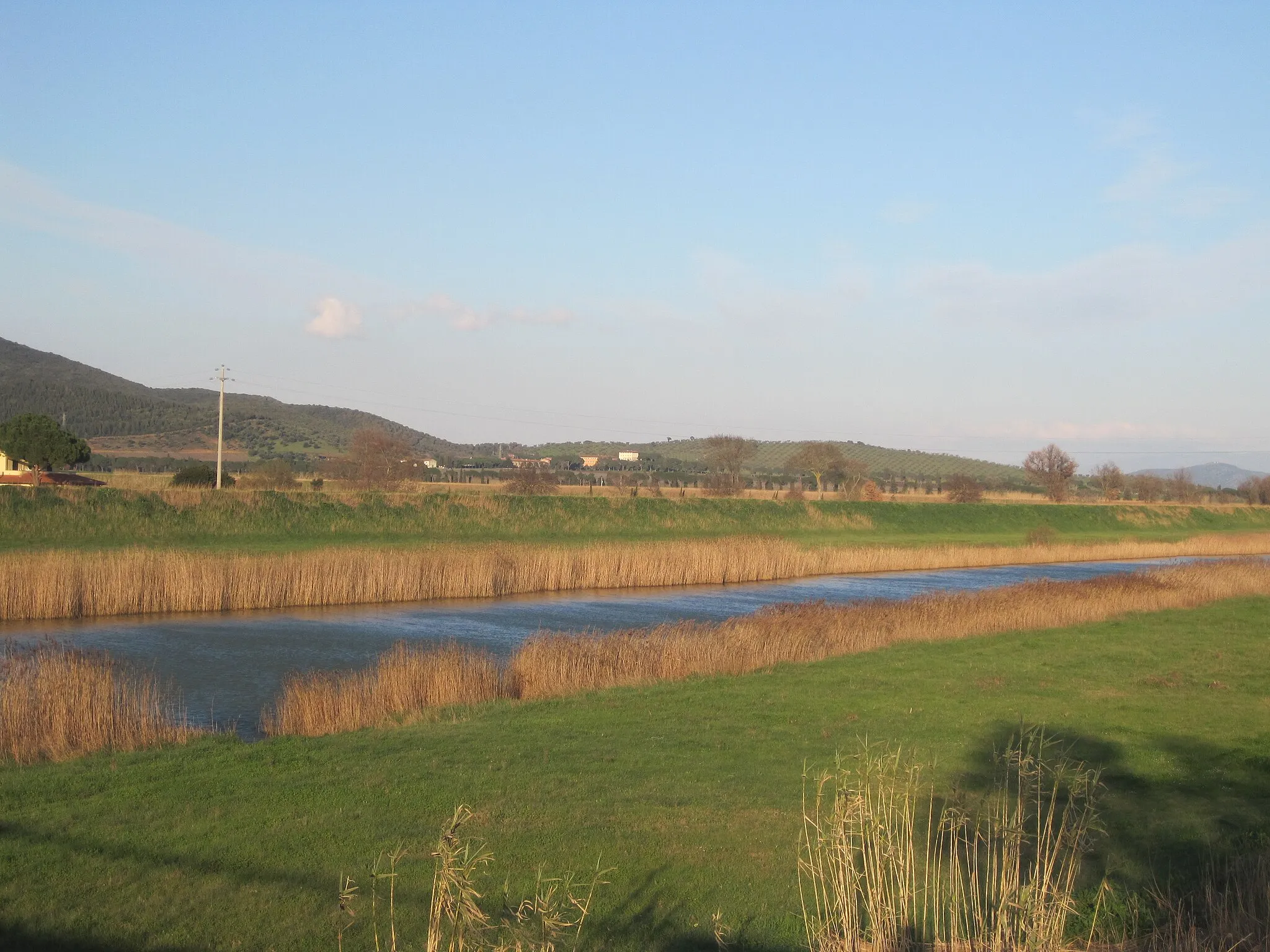 Photo showing: River Bruna, Grosseto, Italy