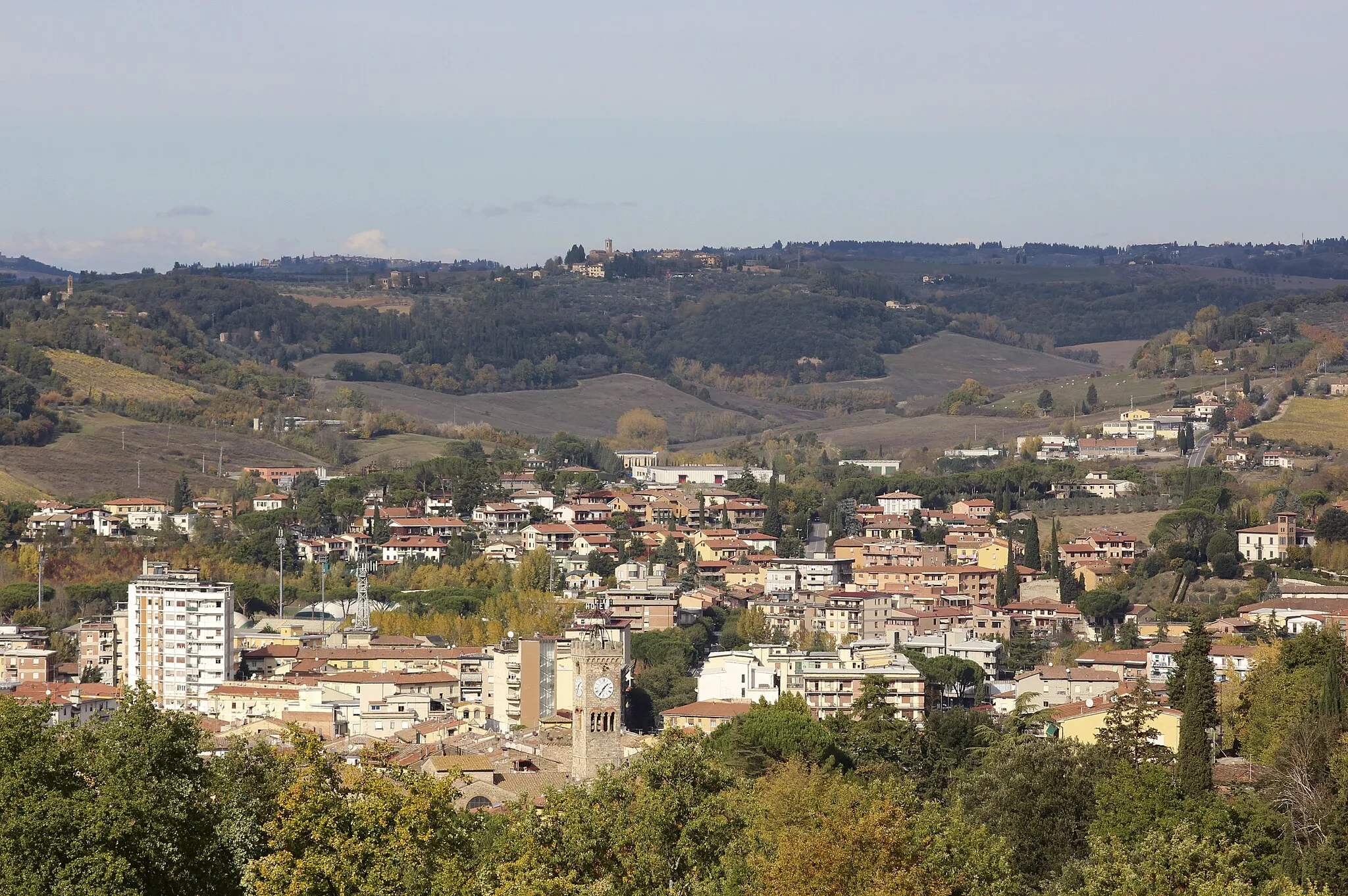 Photo showing: Panorama of Poggibonsi, Val d'Elsa, Province of Siena, Tuscany, Italy