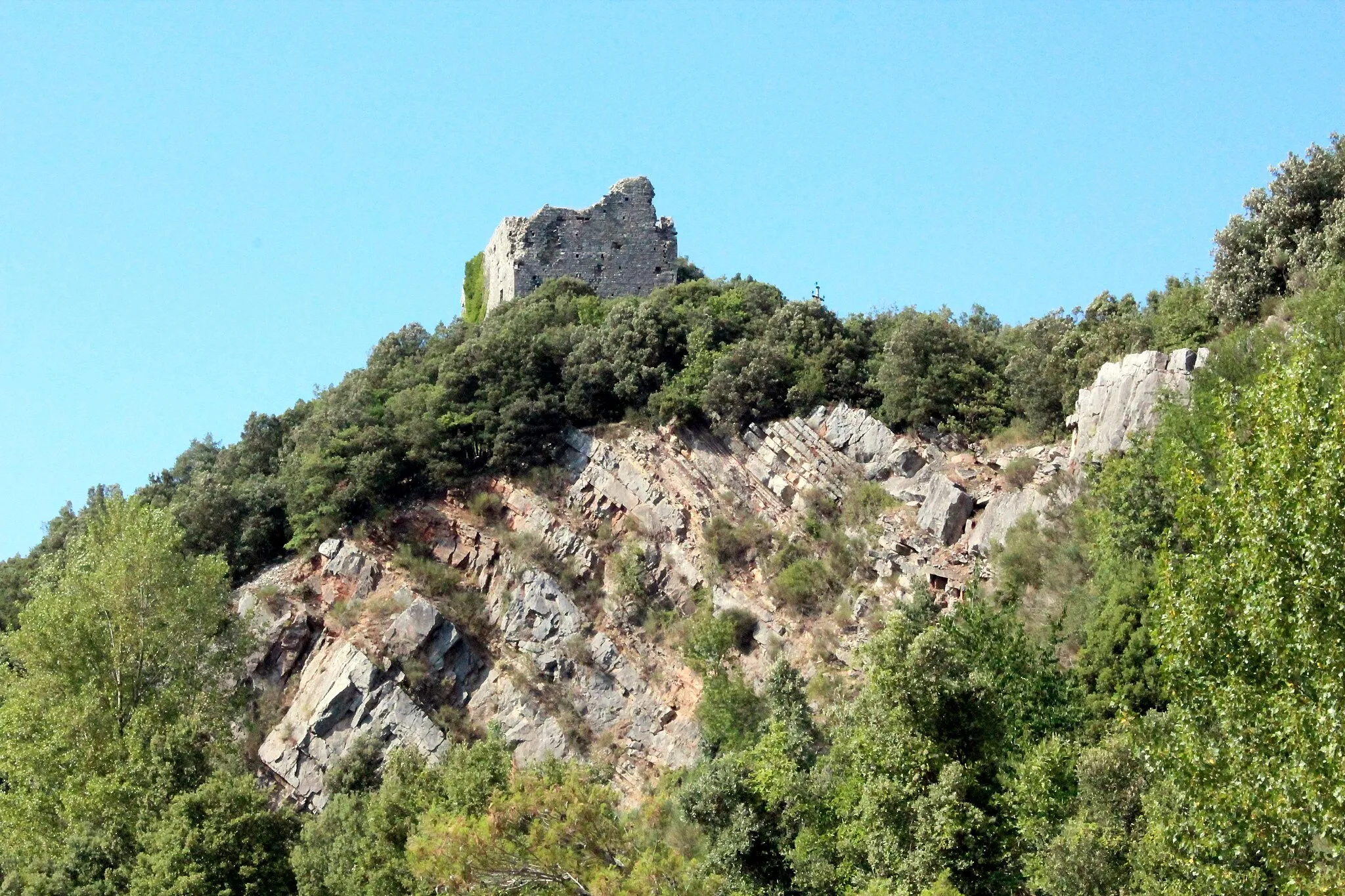 Photo showing: Castle Ruin of the Castello di Montegrossoli, nearby Montegrossi, a hamlet of Gaiole in Chianti, Province of Siena, Tuscany, Italy