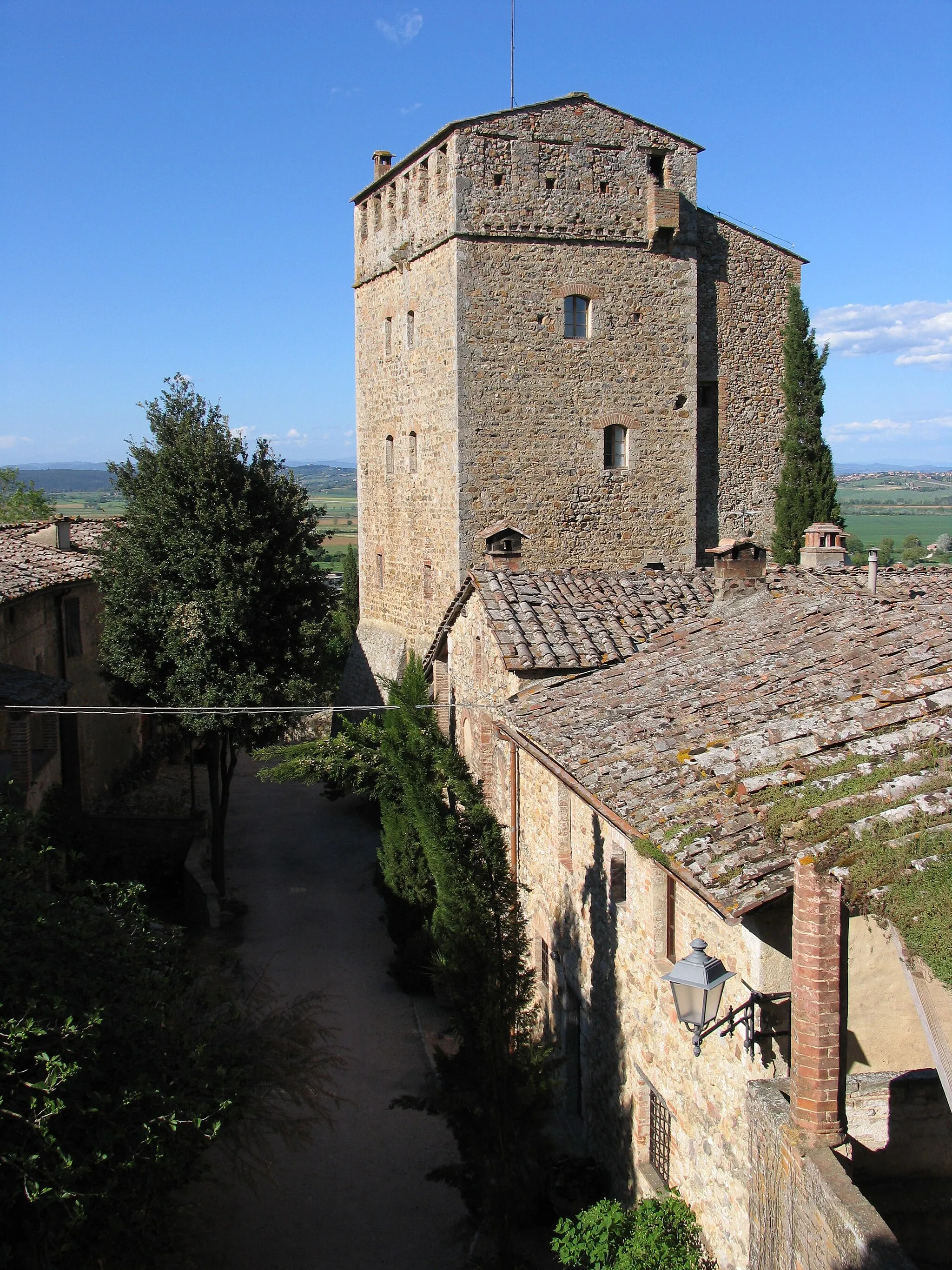 Photo showing: poggiarello di stigliano's castle