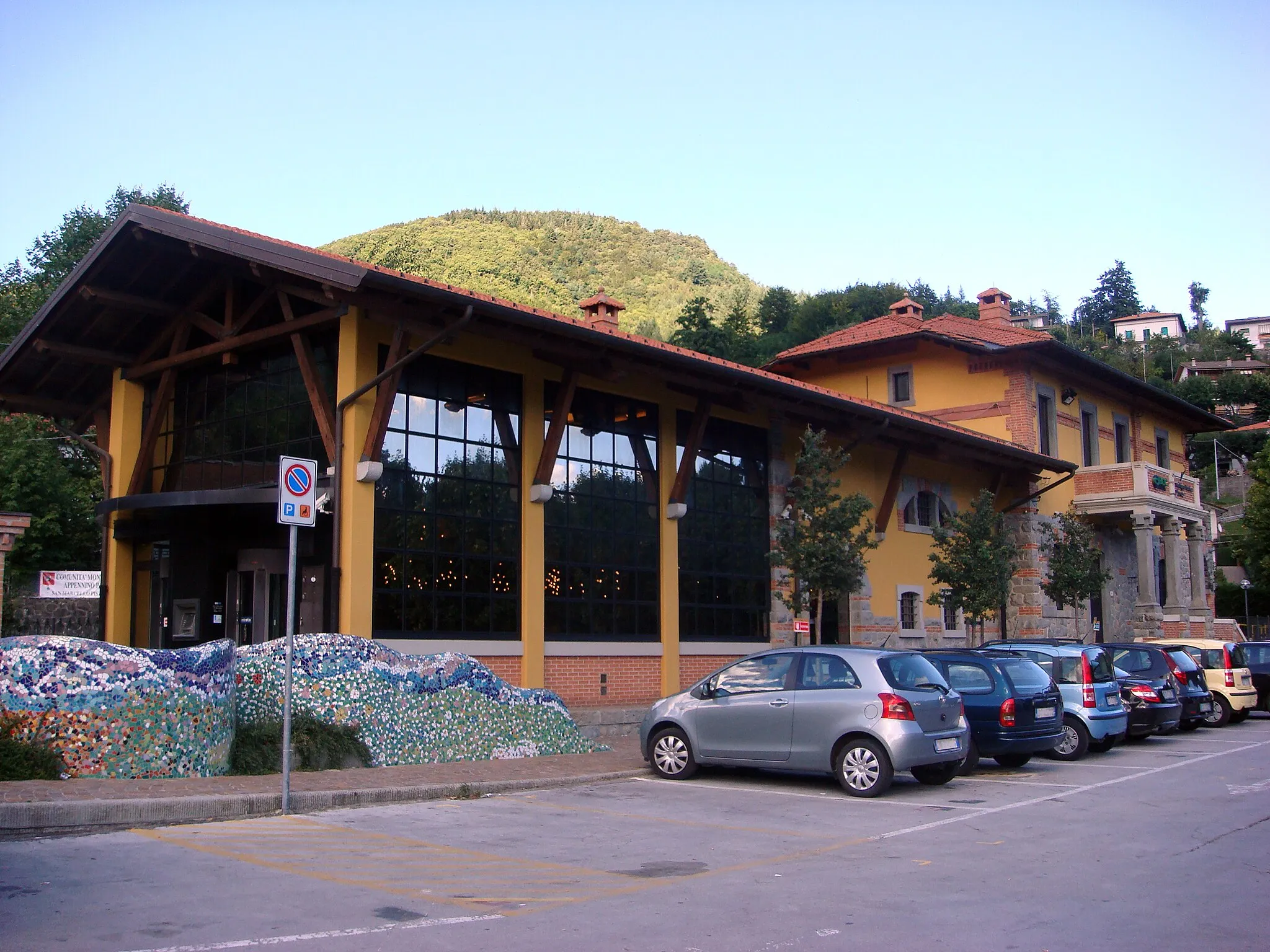 Photo showing: Old station in Maresca