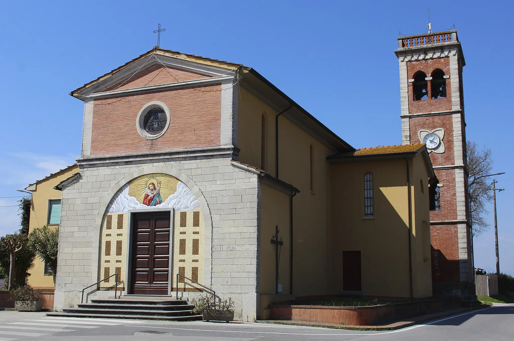 Photo showing: Church San Pietro d'Alcantara, Villa Campanile, hamlet of Castelfranco di Sotto, Province of Pisa, Tuscany, Italy