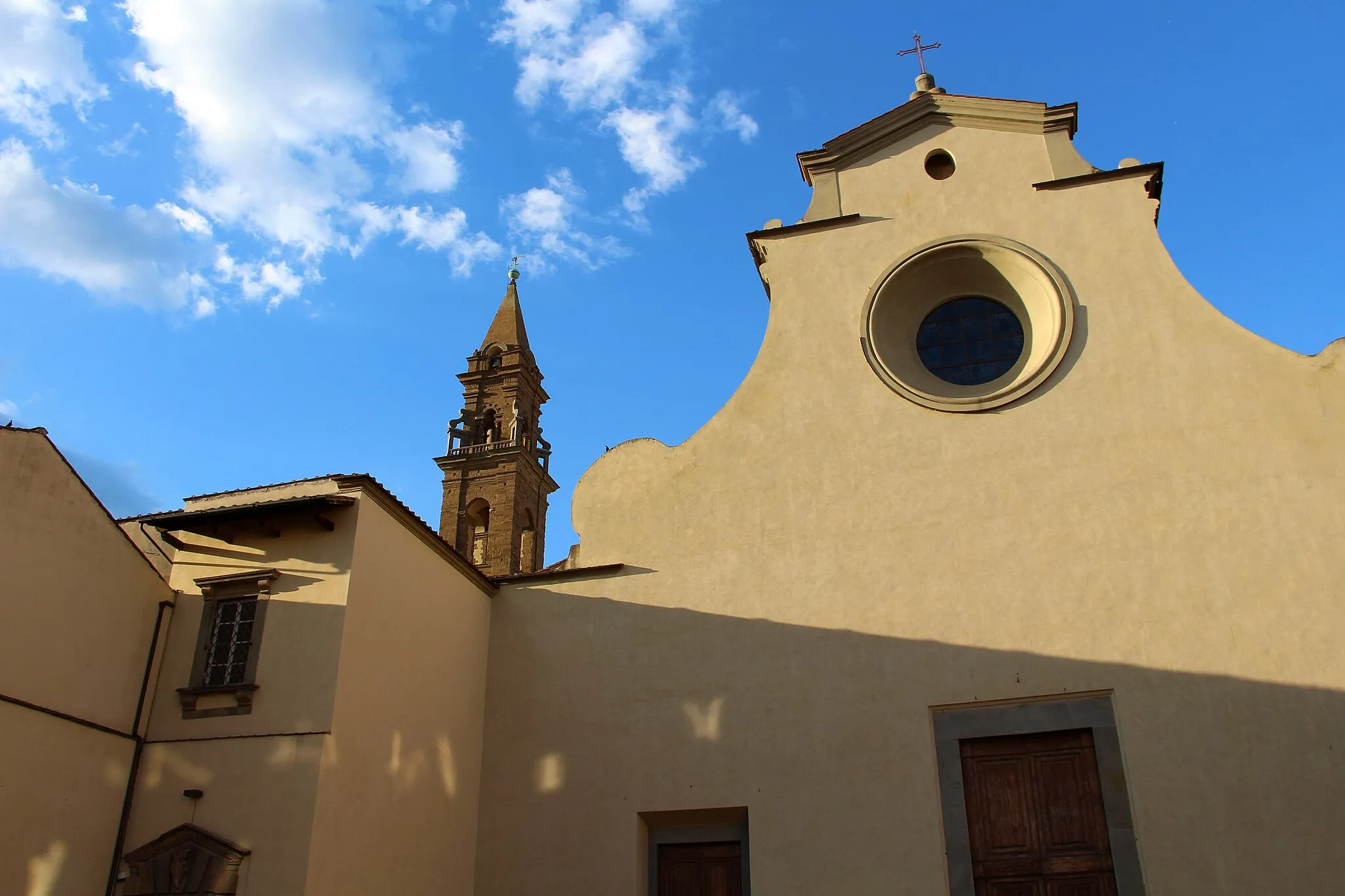 Photo showing: Oltrarno -  Piazza Santo Spirito

Minor basilica of Santo Spirito consecrated in 1481.