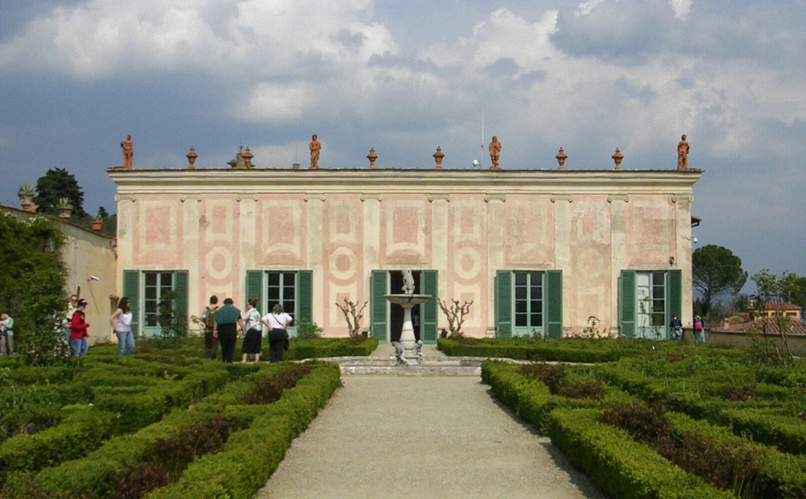 Photo showing: Garden Folly in the Boboli Gardens, Florence. Now the Pitti Palace porcelaine Museum. Photographed by Giano who releases all rights into the public domain