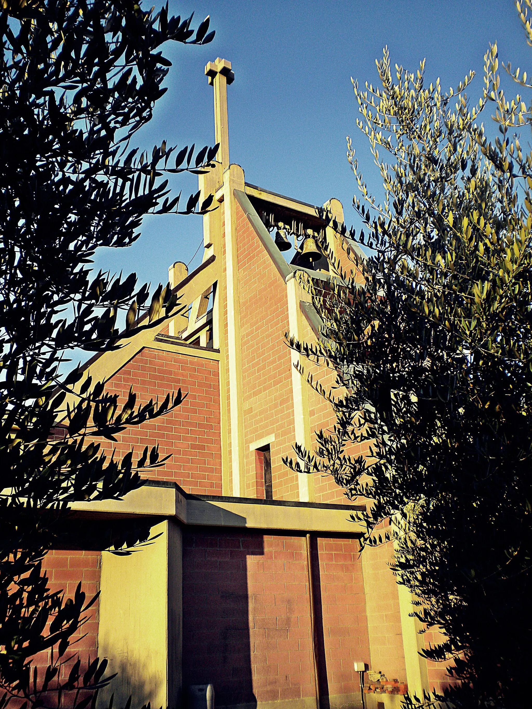 Photo showing: church