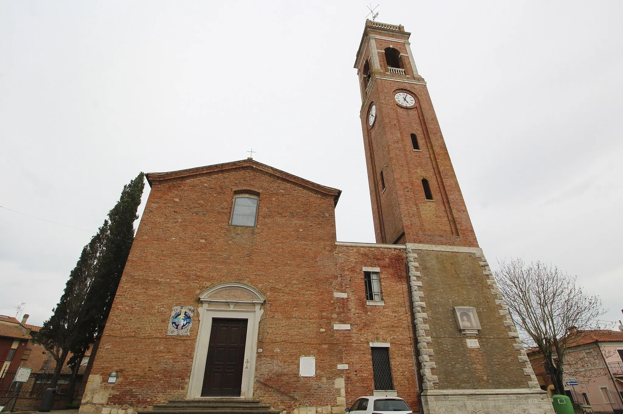 Photo showing: Church Santi Pietro e Paolo, Pozzuolo, hamlet of Castiglione del Lago, Province of Perugia, Umbria, Italy