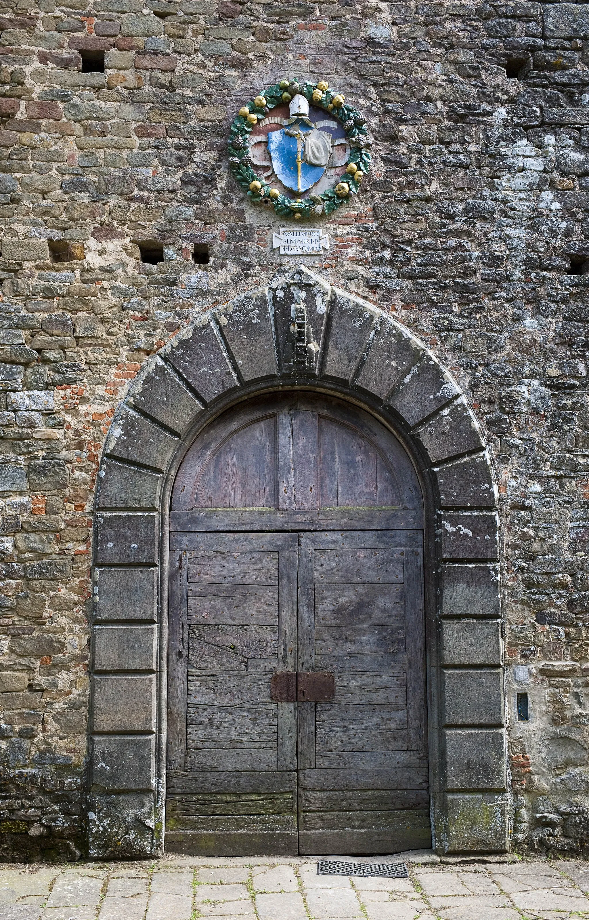 Photo showing: Portale di accesso della Abbazia di San Cassiano a Montescalari (Figline Valdarno)