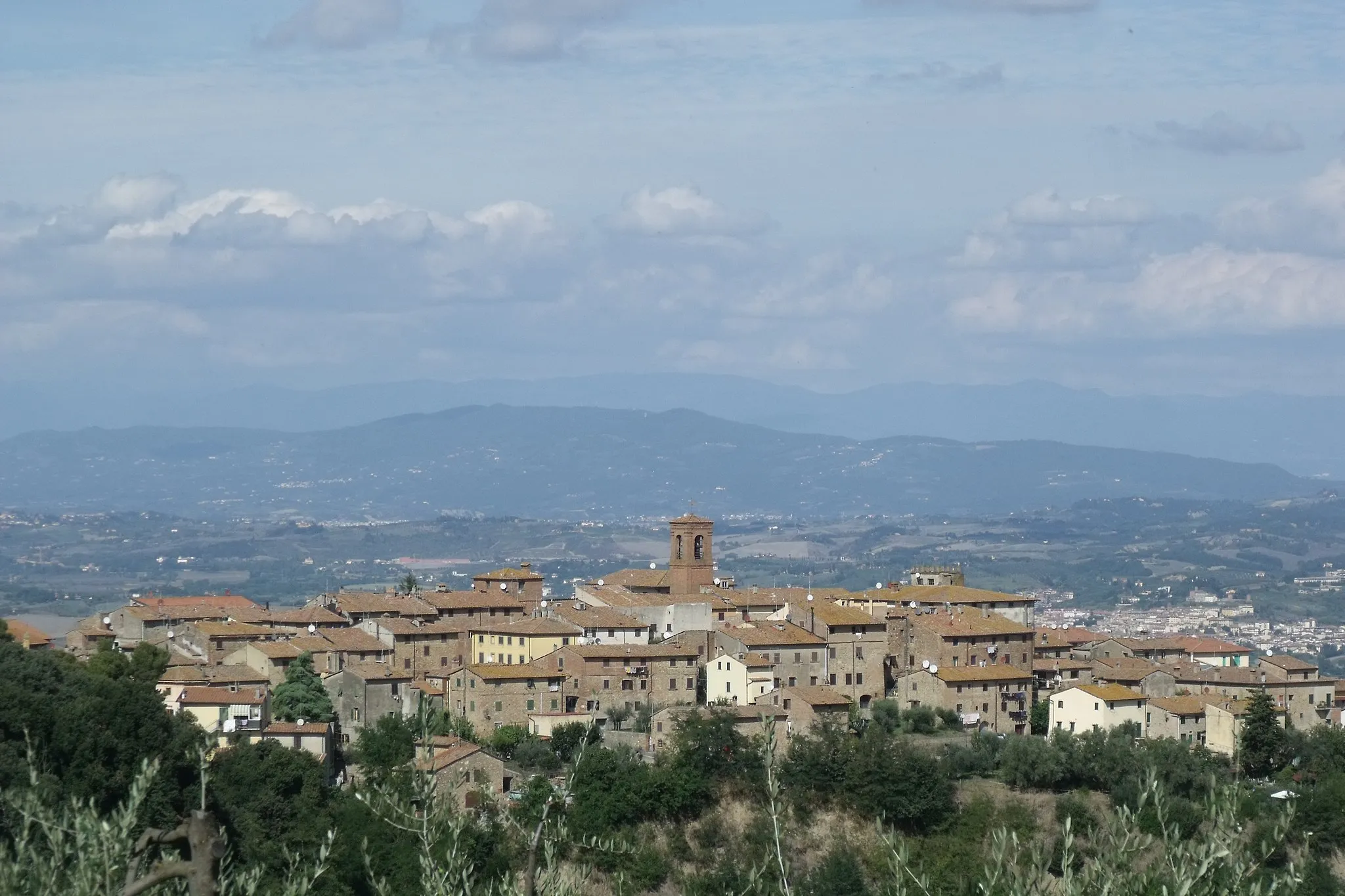 Photo showing: Panorama of Gambassi Terme, Valdelsa, Province of Florence, Tuscany, Italy