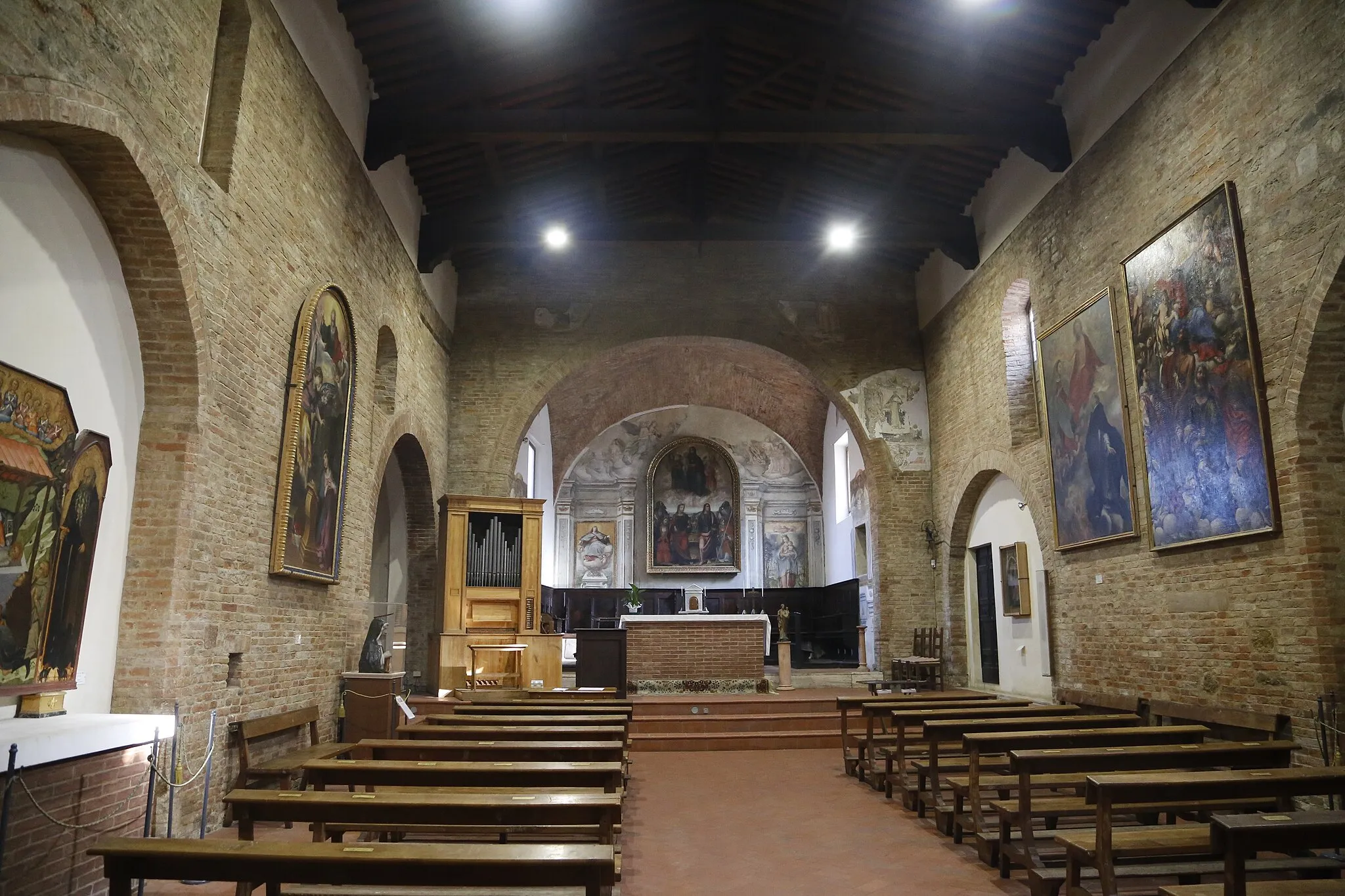Photo showing: Chiesa Santa Flora e Lucilla