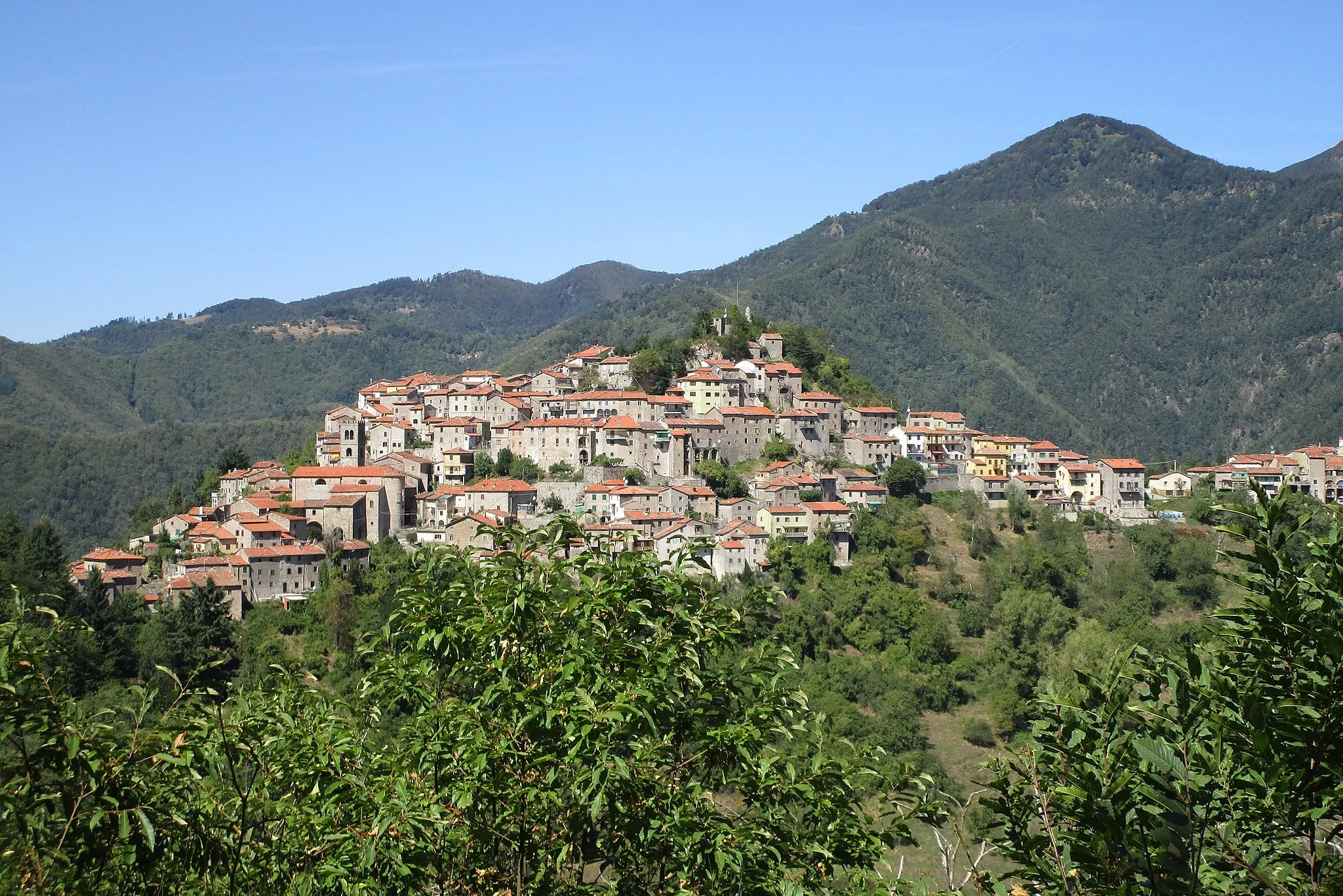 Photo showing: Veduta di Montefegatesi, frazione di Bagni di Lucca (LU)