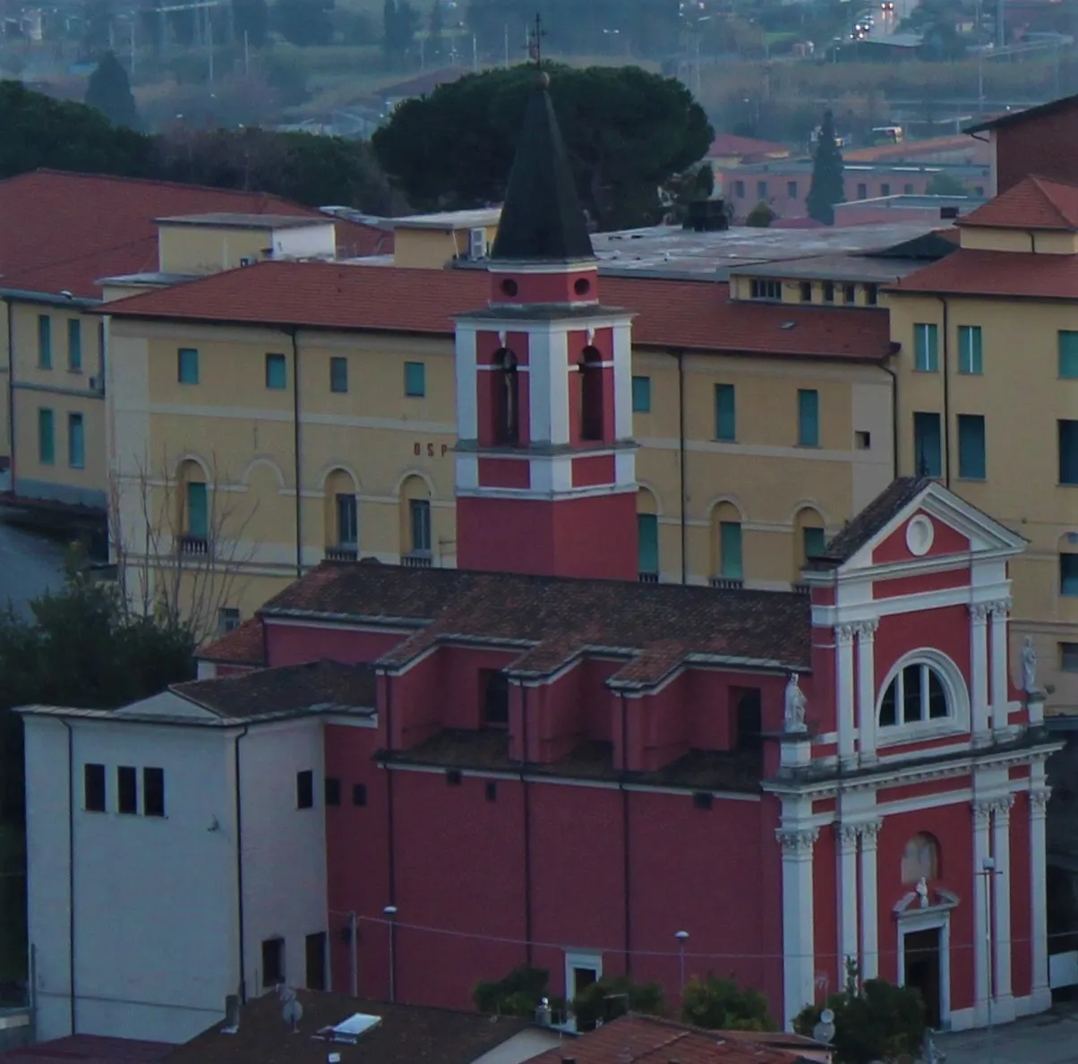 Photo showing: Chiesa della Madonna del Monte, accanto al Vecchio Ospedale SS. Giacomo e Cristoforo di Massa
