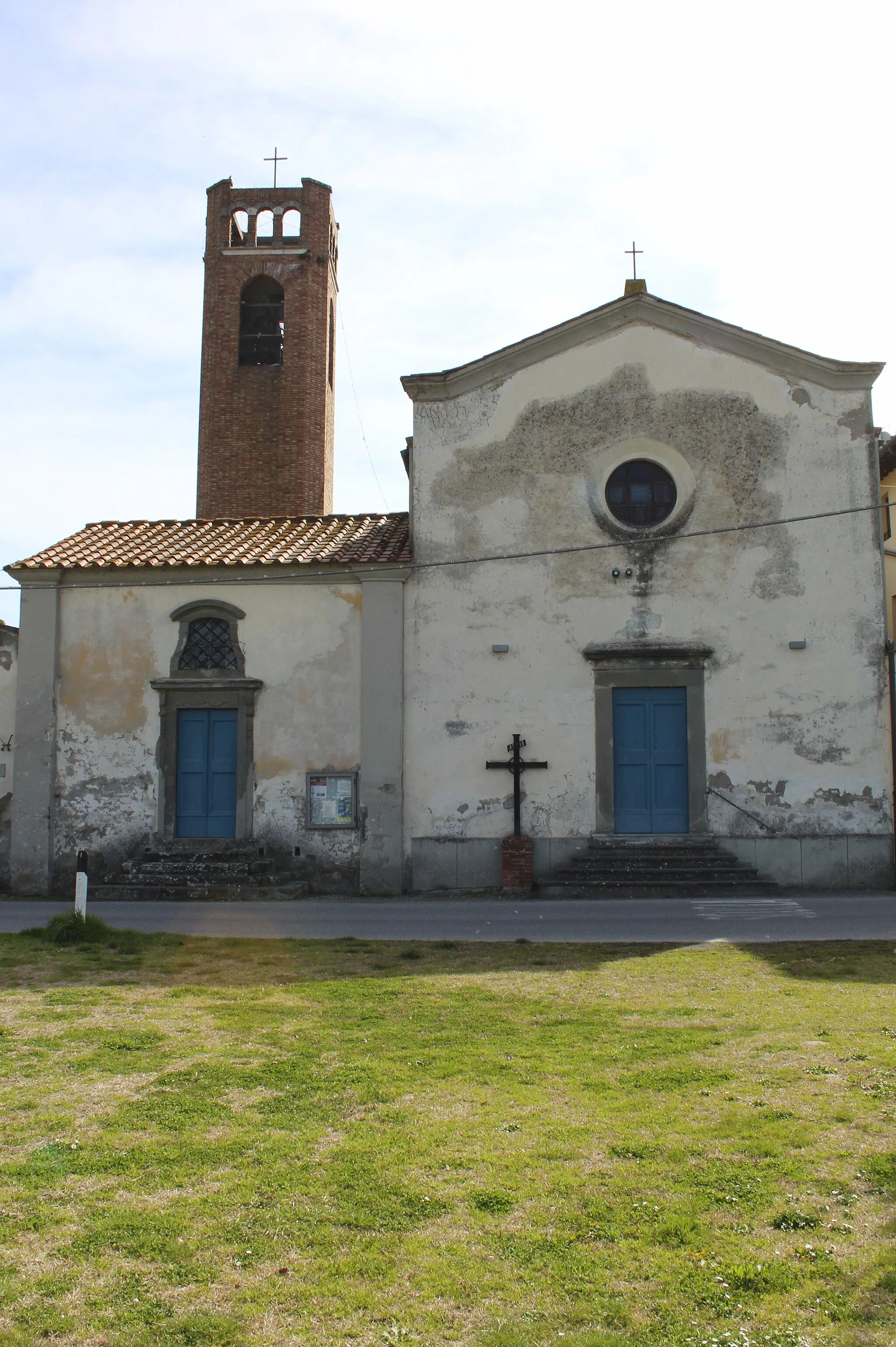 Photo showing: Church San Michele Arcangelo, Roffia, hamlet of San Miniato, Province of Pisa, Tuscany, Italy